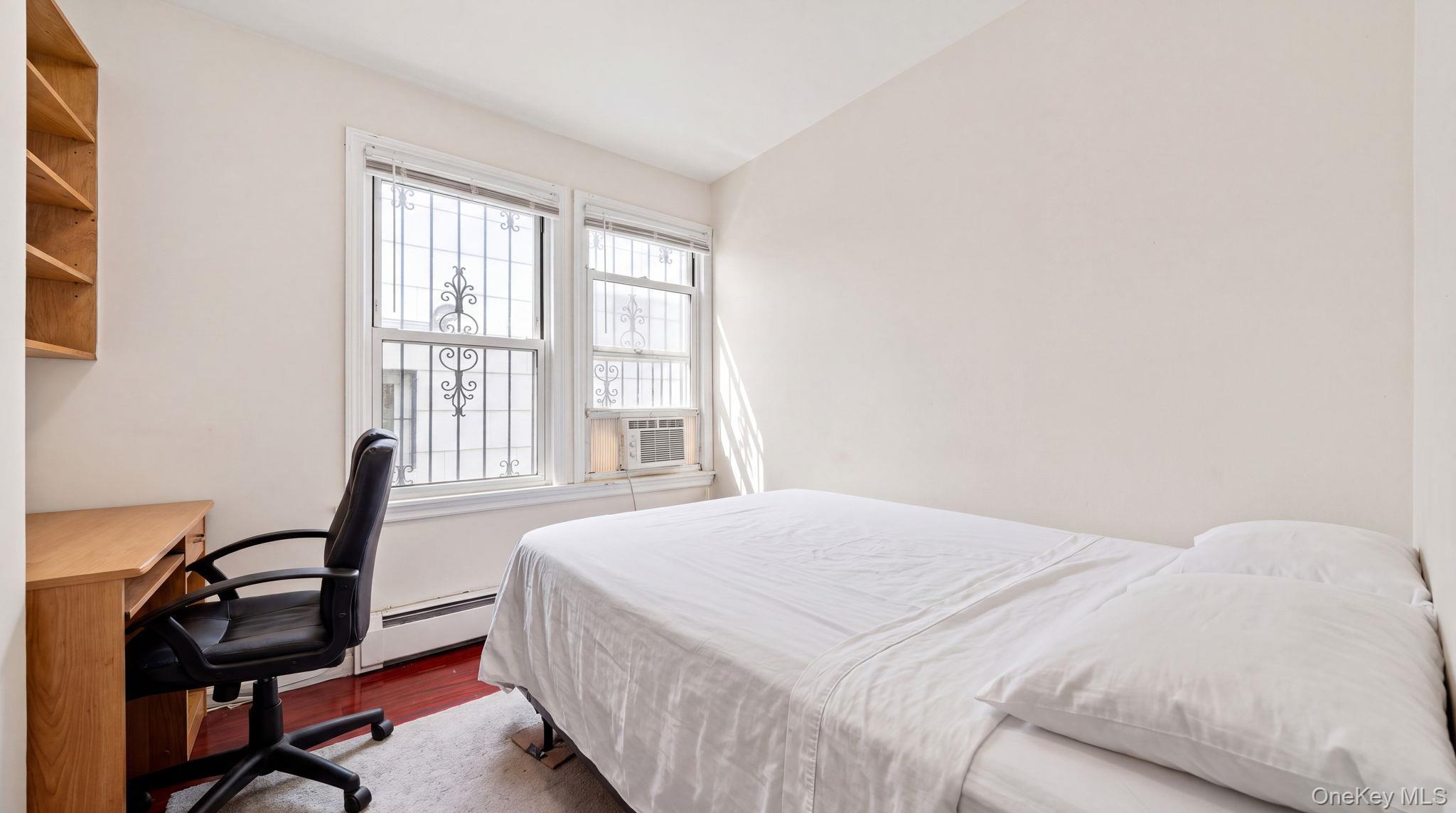 Single Family 78th Avenue Queens, NY 11366, MLS-1048204-20