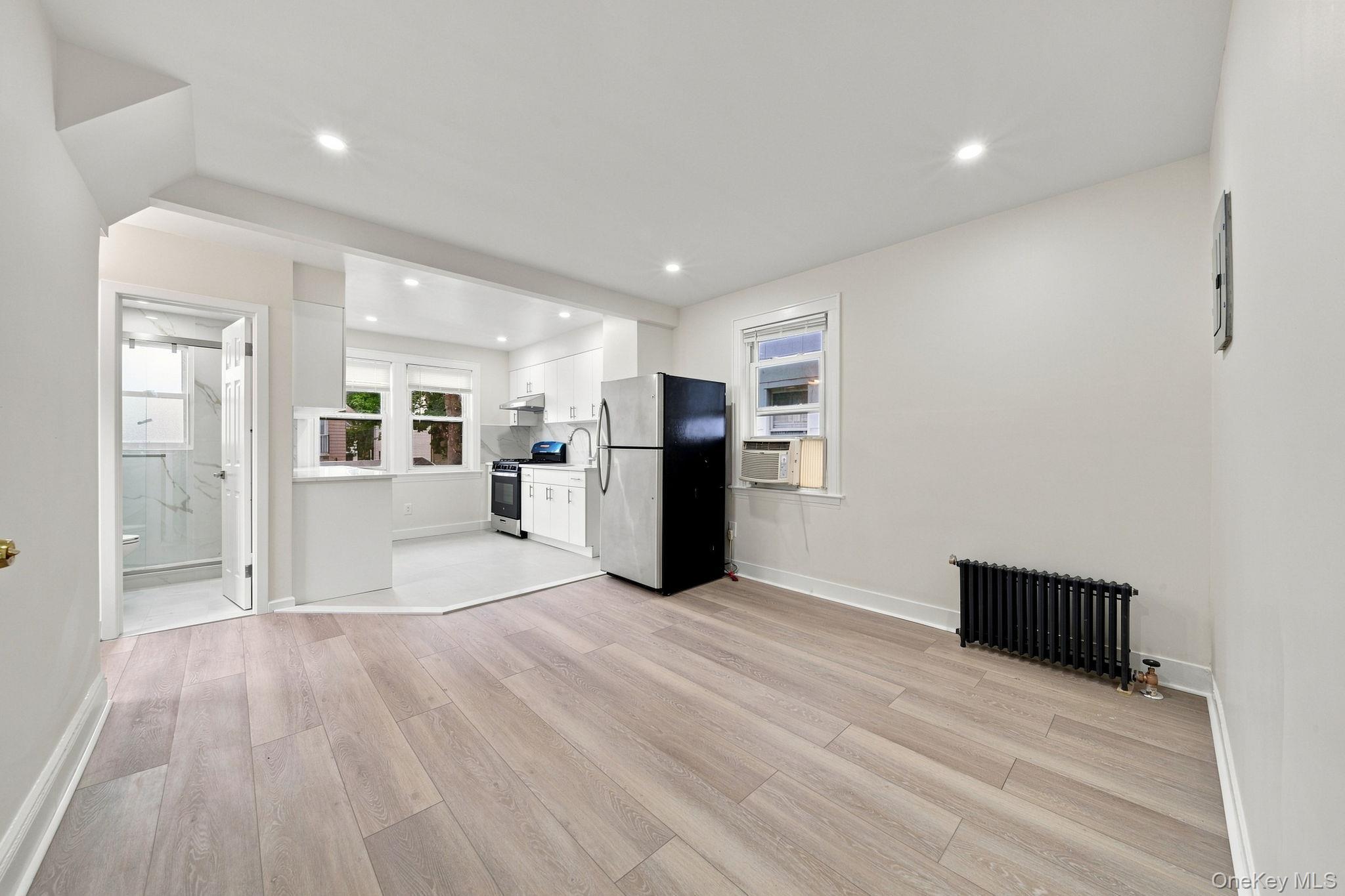Single Family 78th Avenue Queens, NY 11366, MLS-1048204-8