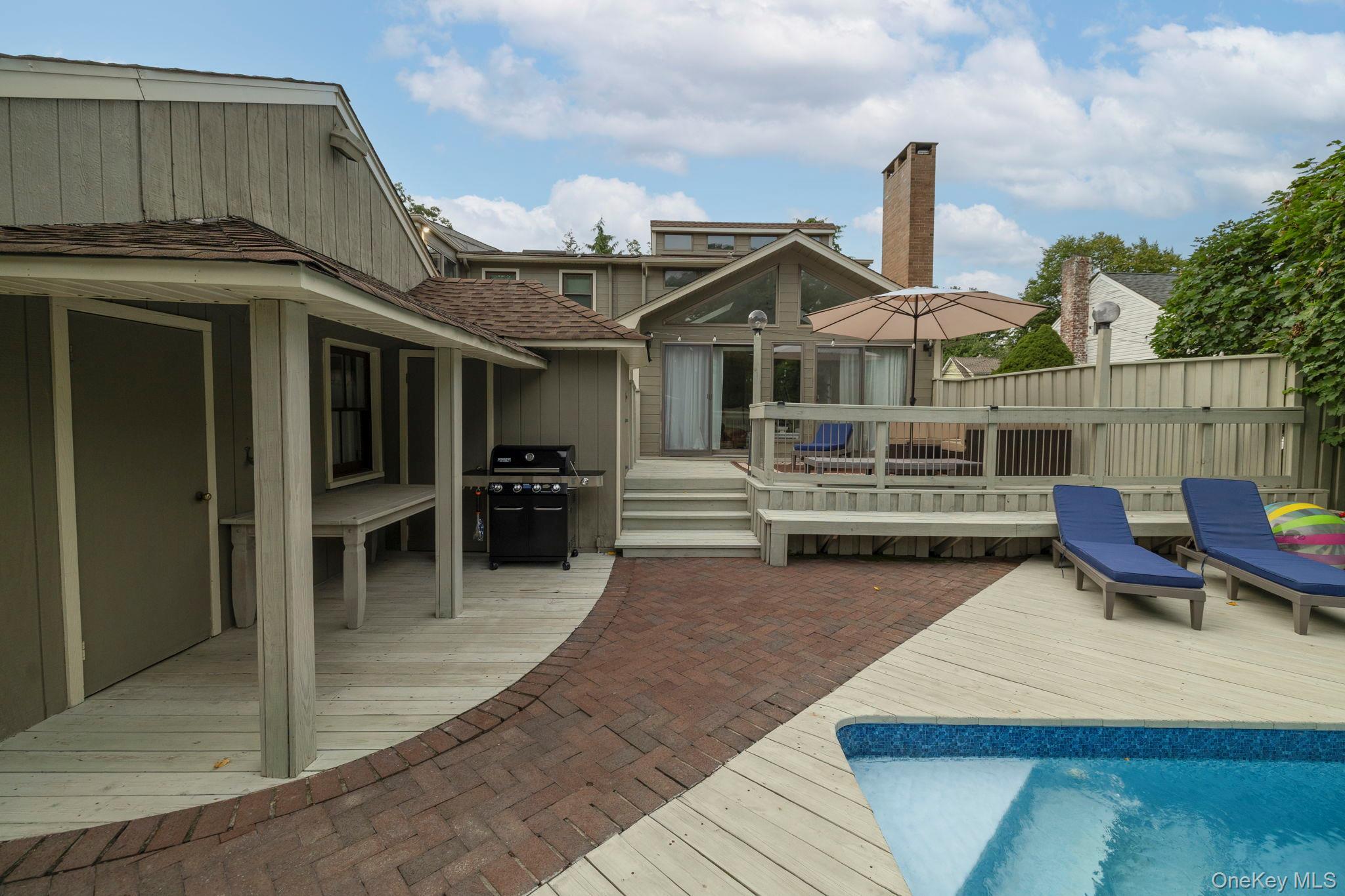 Single Family William Street  Nassau County, NY 11793, MLS-1048220-39