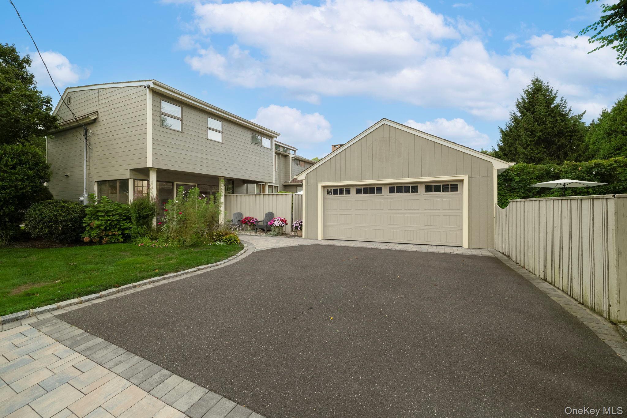 Single Family William Street  Nassau County, NY 11793, MLS-1048220-6