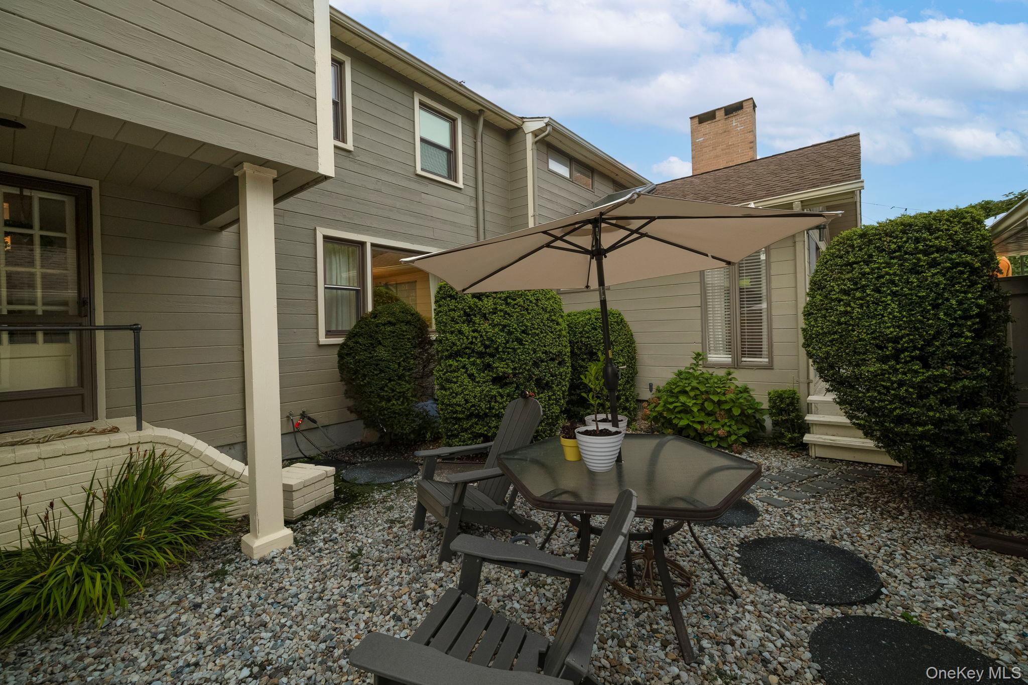 Single Family William Street  Nassau County, NY 11793, MLS-1048220-8