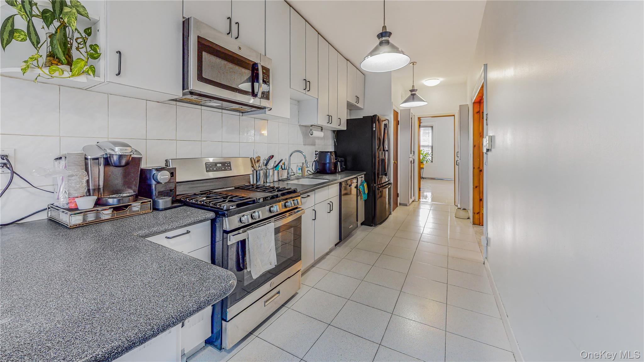 Single Family 82nd Place  Queens, NY 11379, MLS-1048228-6