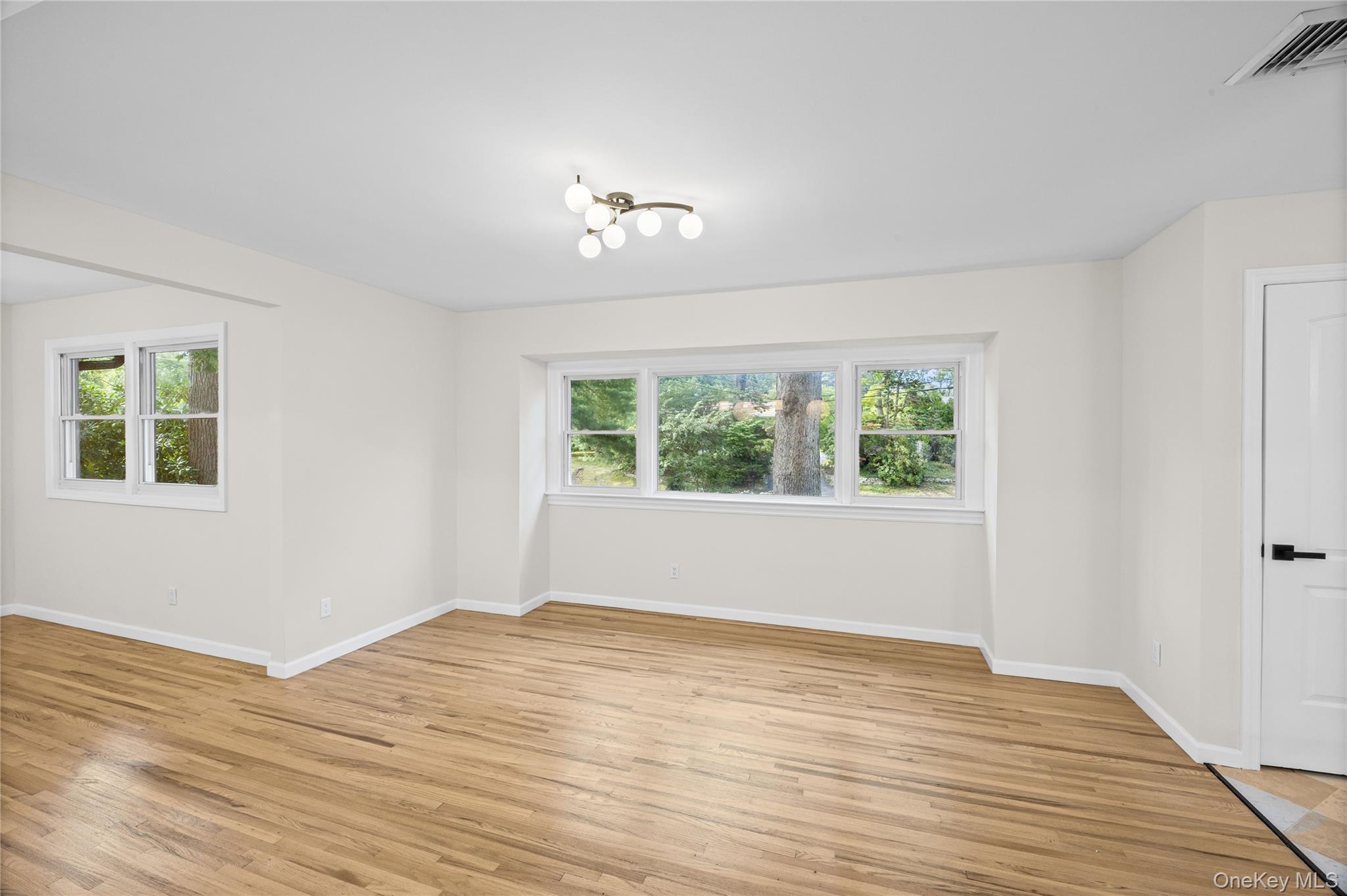 Single Family Camelot Lane Suffolk County, NY 11733, MLS-1048233-10