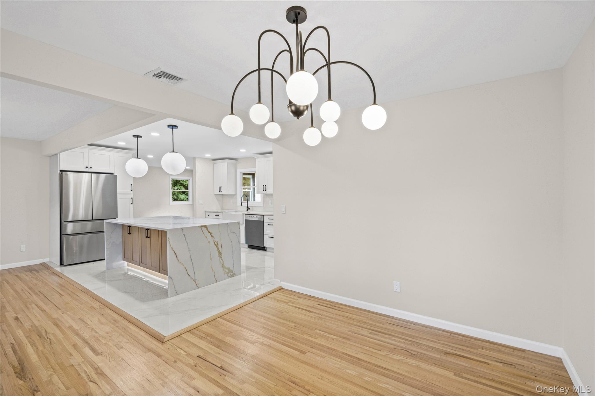 Single Family Camelot Lane Suffolk County, NY 11733, MLS-1048233-11
