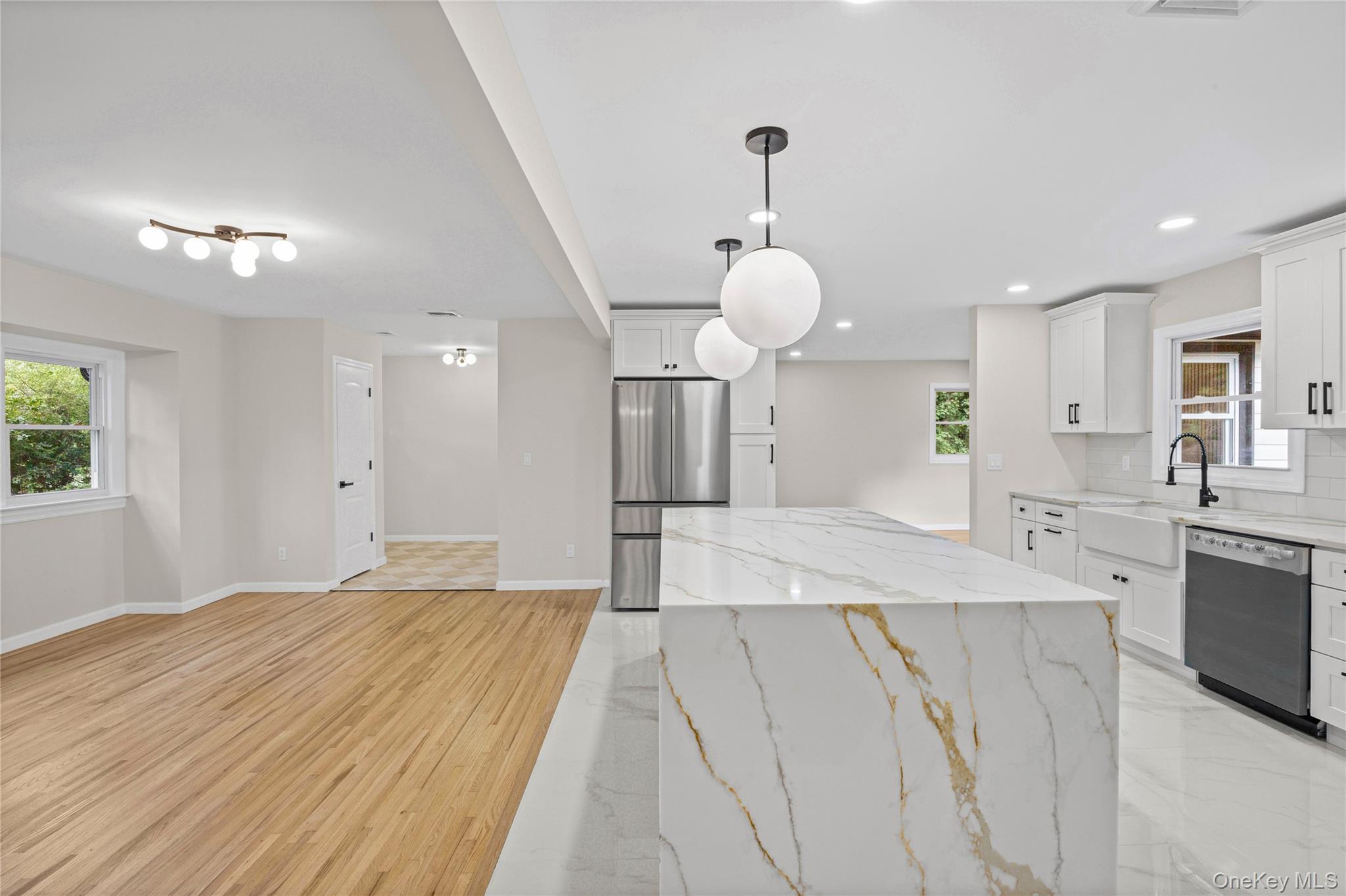 Single Family Camelot Lane Suffolk County, NY 11733, MLS-1048233-14