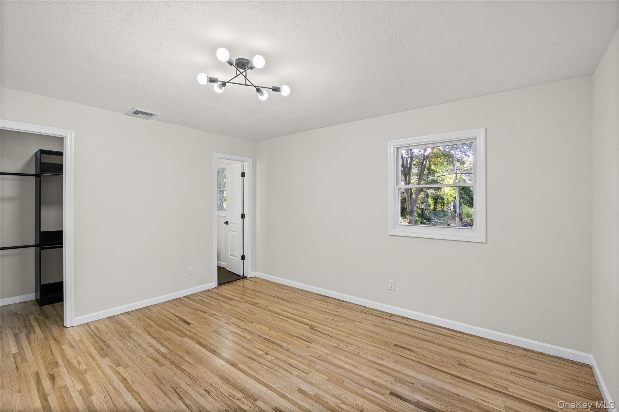 Single Family Camelot Lane Suffolk County, NY 11733, MLS-1048233-27