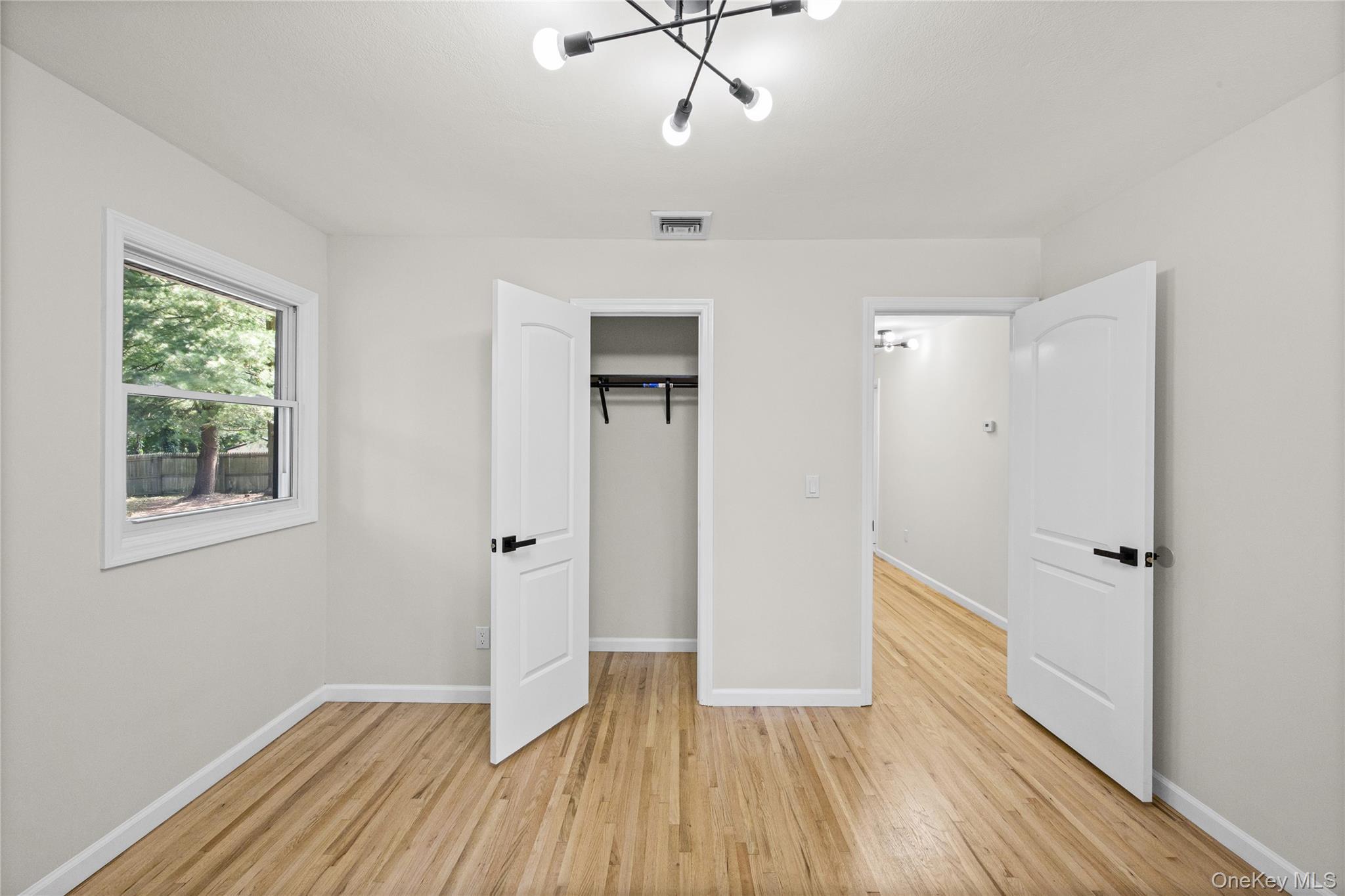 Single Family Camelot Lane Suffolk County, NY 11733, MLS-1048233-32
