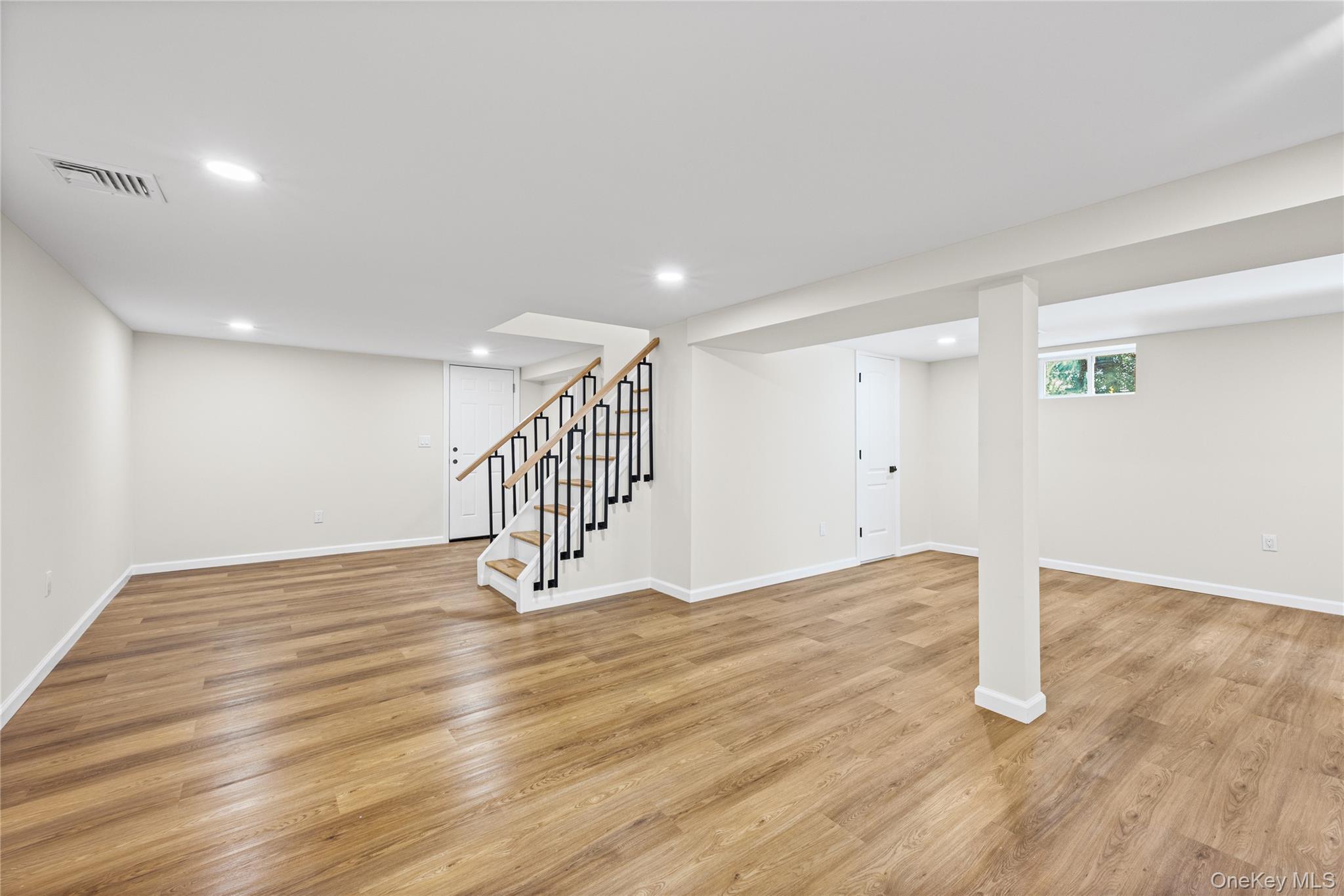 Single Family Camelot Lane Suffolk County, NY 11733, MLS-1048233-37