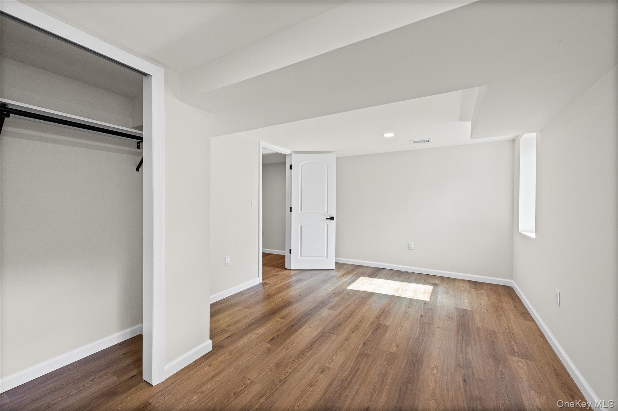 Single Family Camelot Lane Suffolk County, NY 11733, MLS-1048233-39