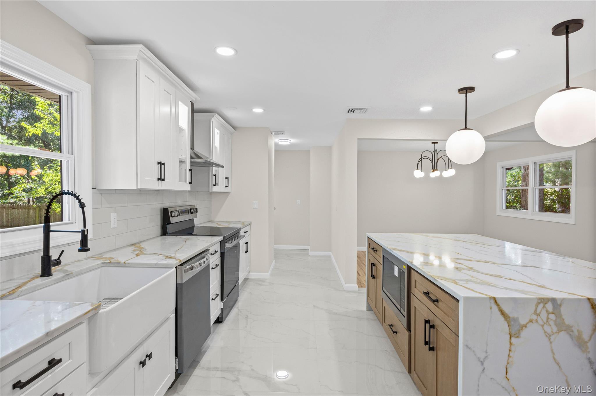 Single Family Camelot Lane Suffolk County, NY 11733, MLS-1048233-4