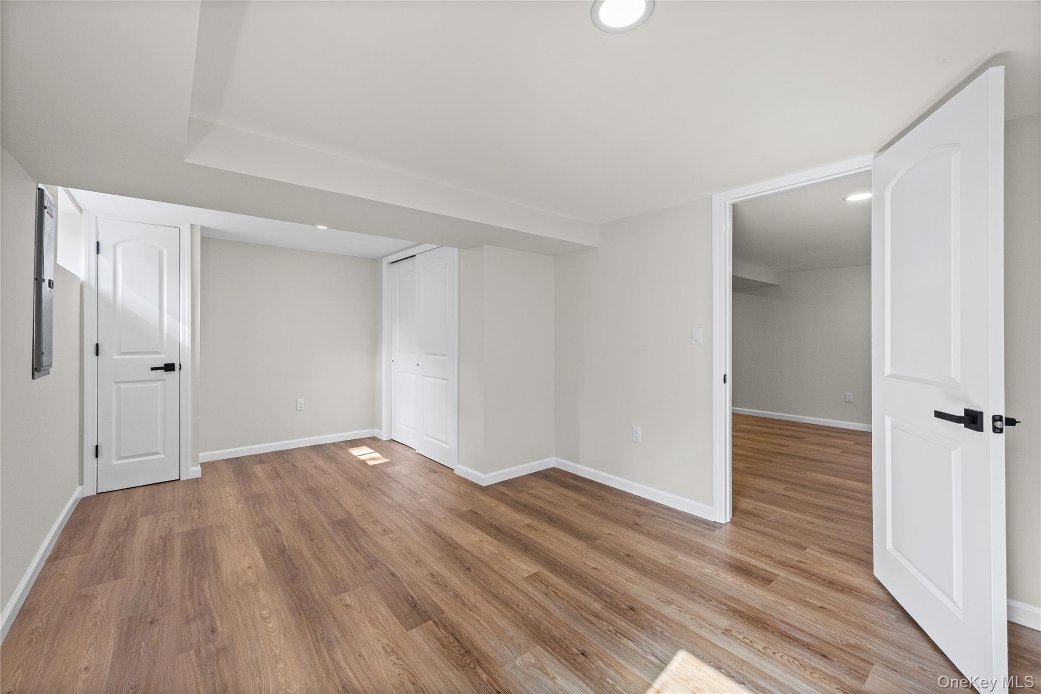 Single Family Camelot Lane Suffolk County, NY 11733, MLS-1048233-40