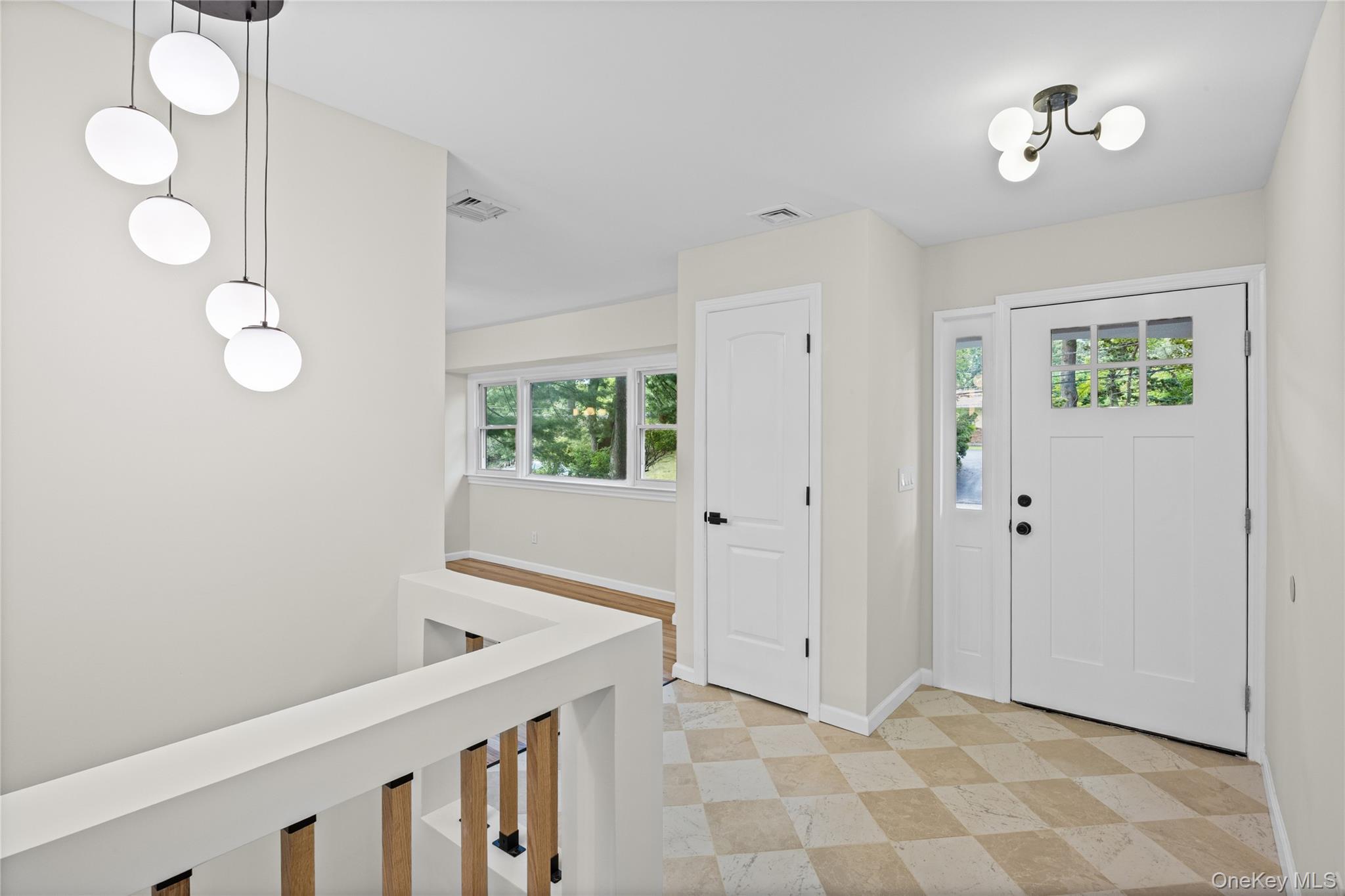 Single Family Camelot Lane Suffolk County, NY 11733, MLS-1048233-7