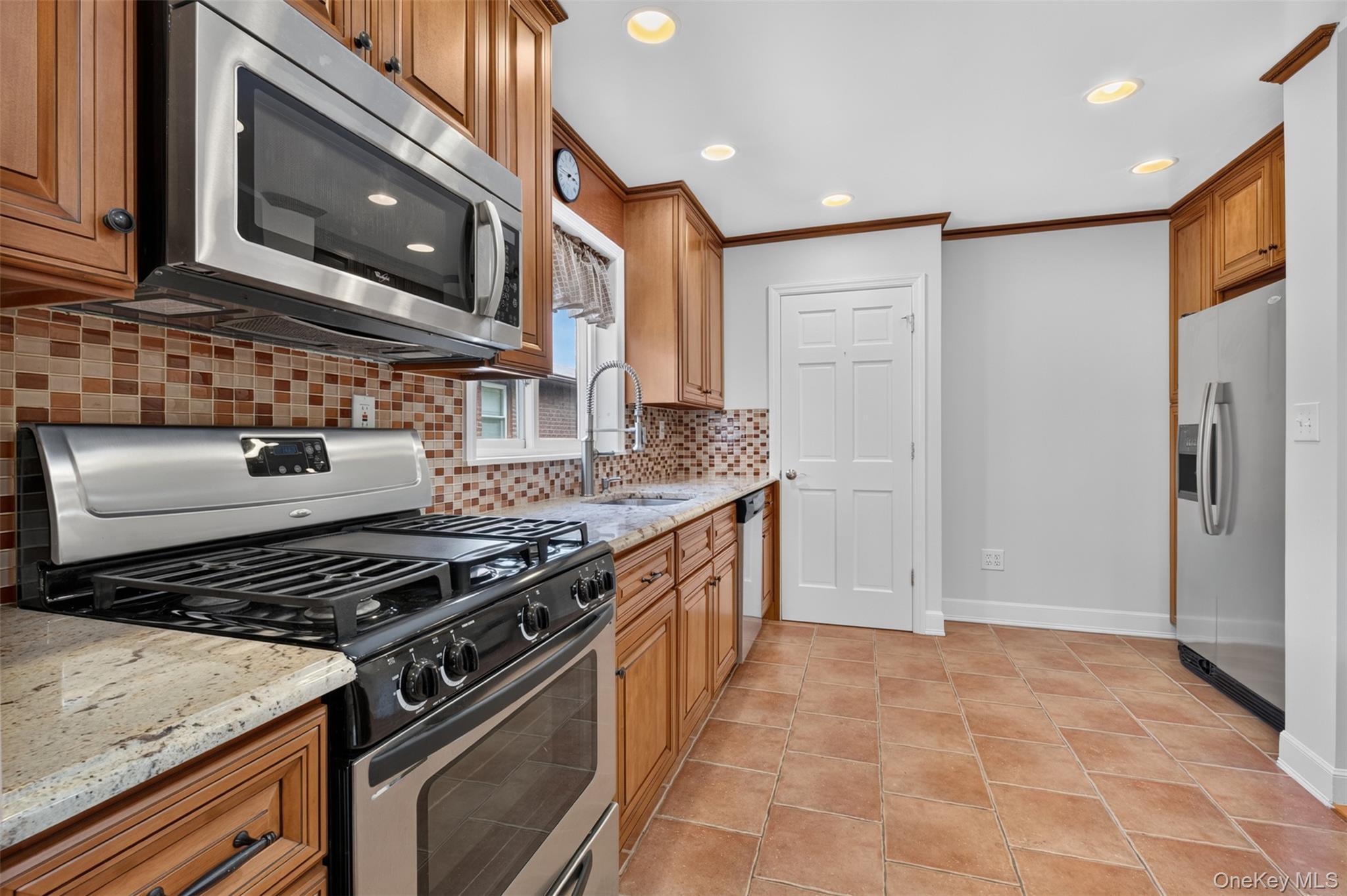 Single Family Clearview Expressway Queens, NY 11360, MLS-1048253-11