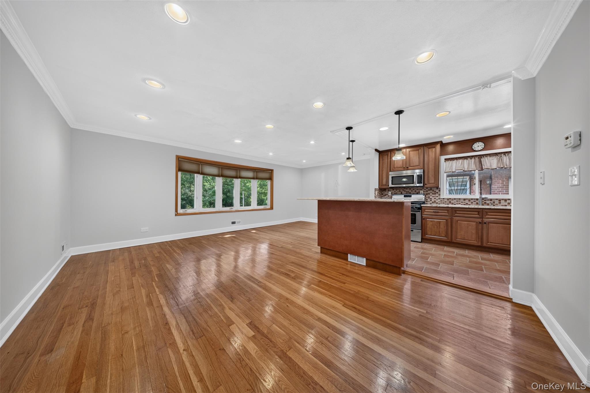 Single Family Clearview Expressway Queens, NY 11360, MLS-1048253-6