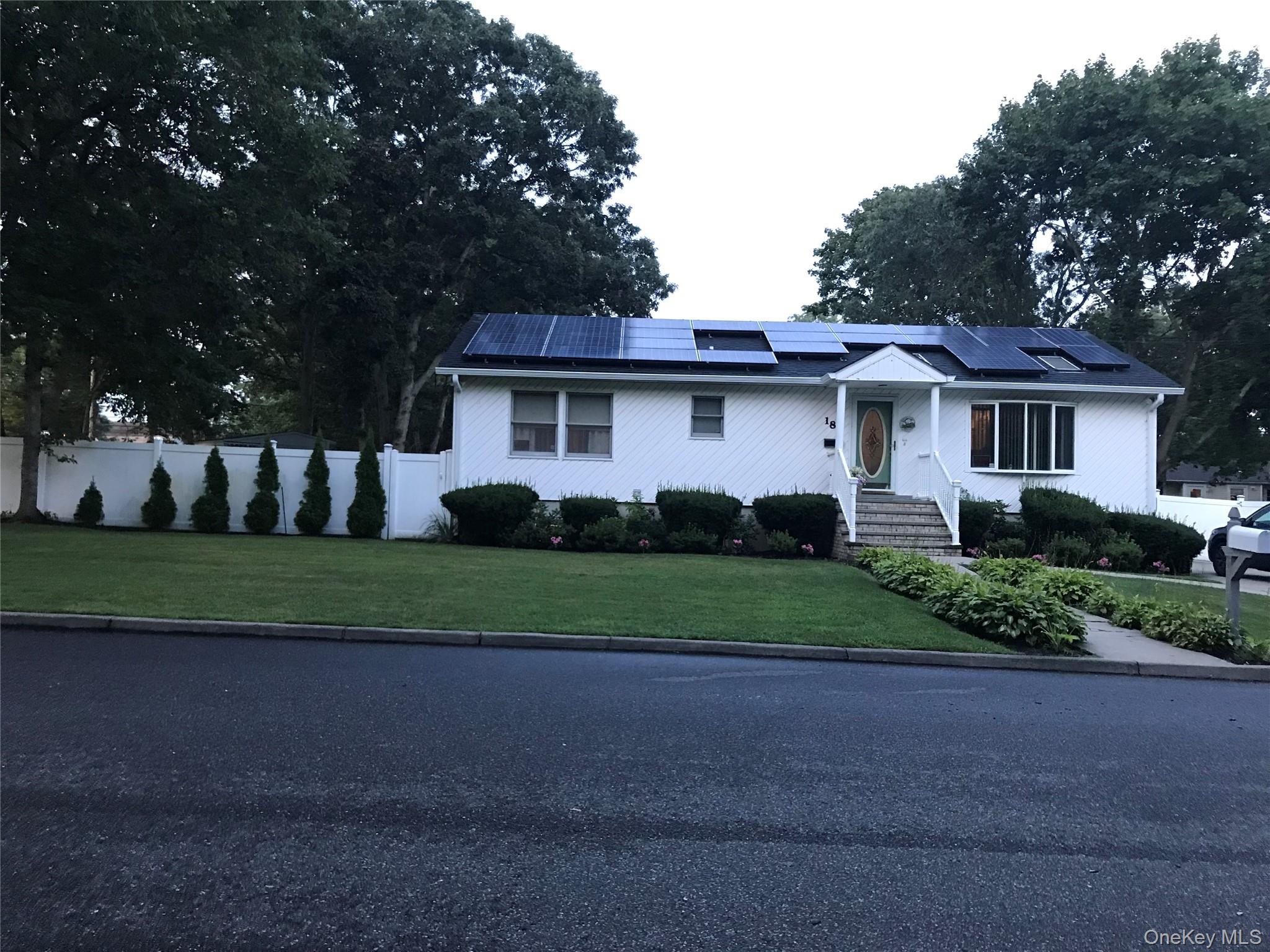 Single Family N 28th Street  Suffolk County, NY 11798, MLS-1048261-3