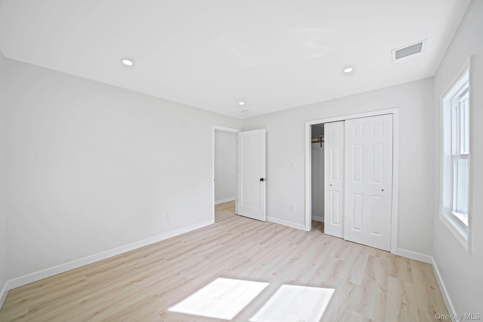 Single Family Putnam Avenue  Suffolk County, NY 11704, MLS-1048276-16