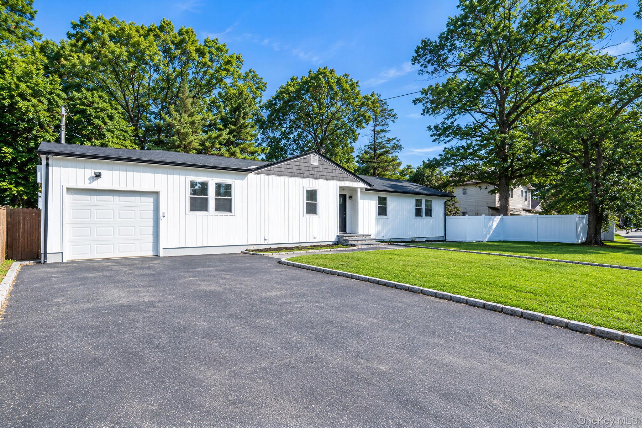 Single Family Putnam Avenue  Suffolk County, NY 11704, MLS-1048276-2