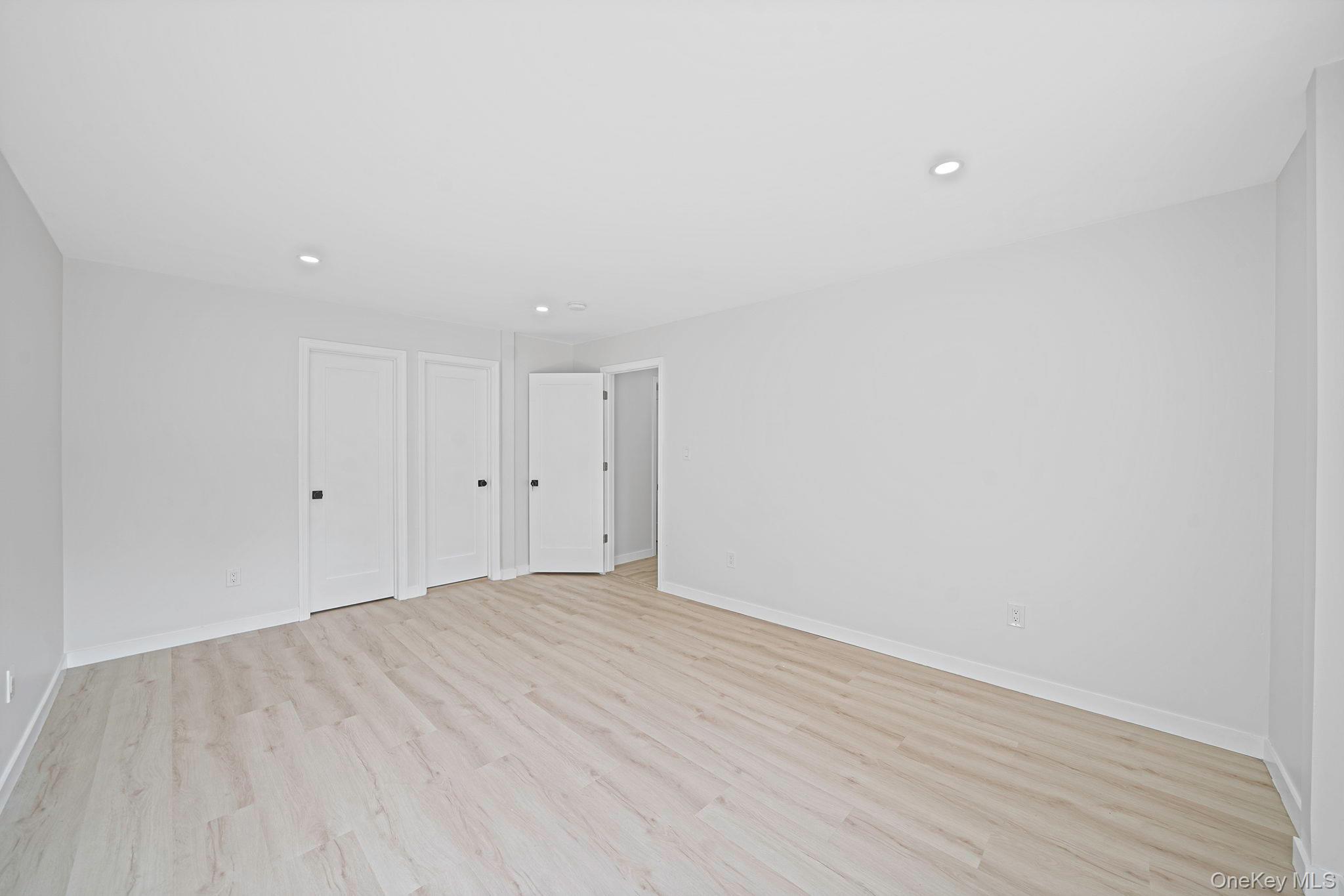 Single Family Putnam Avenue  Suffolk County, NY 11704, MLS-1048276-21
