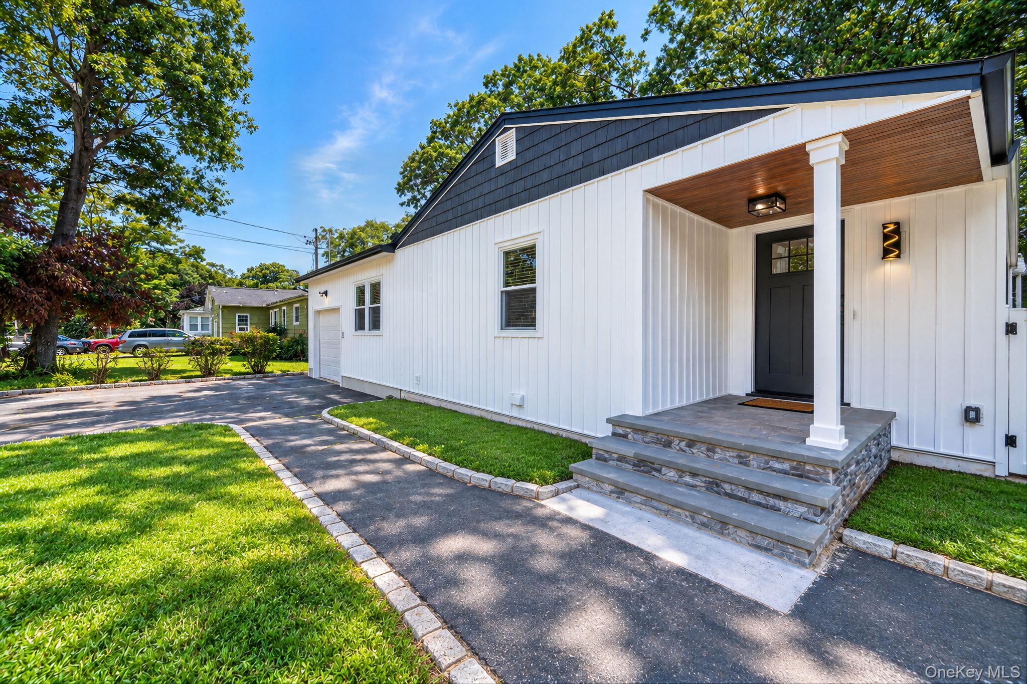 Single Family Putnam Avenue  Suffolk County, NY 11704, MLS-1048276-4