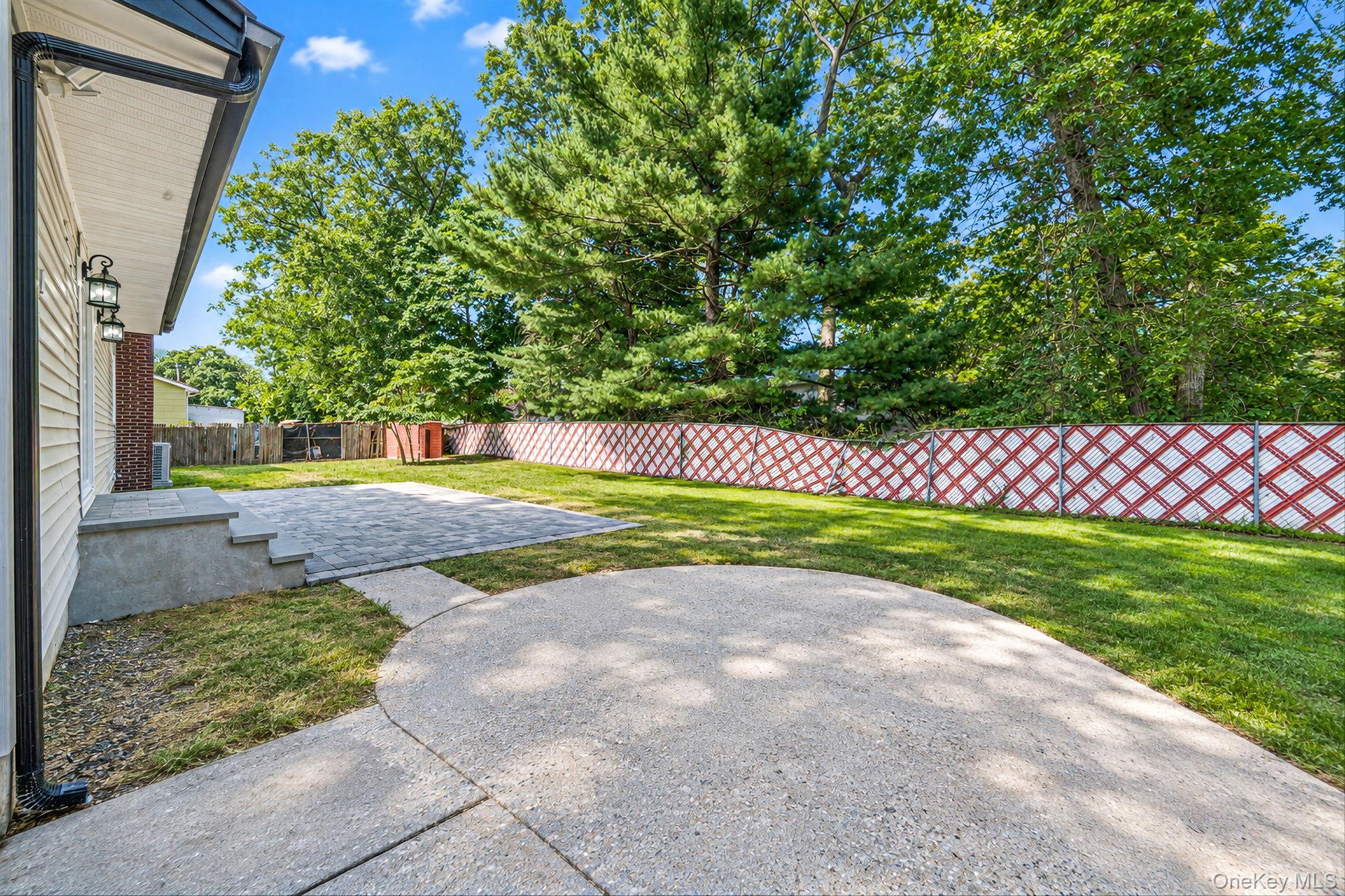 Single Family Putnam Avenue  Suffolk County, NY 11704, MLS-1048276-5