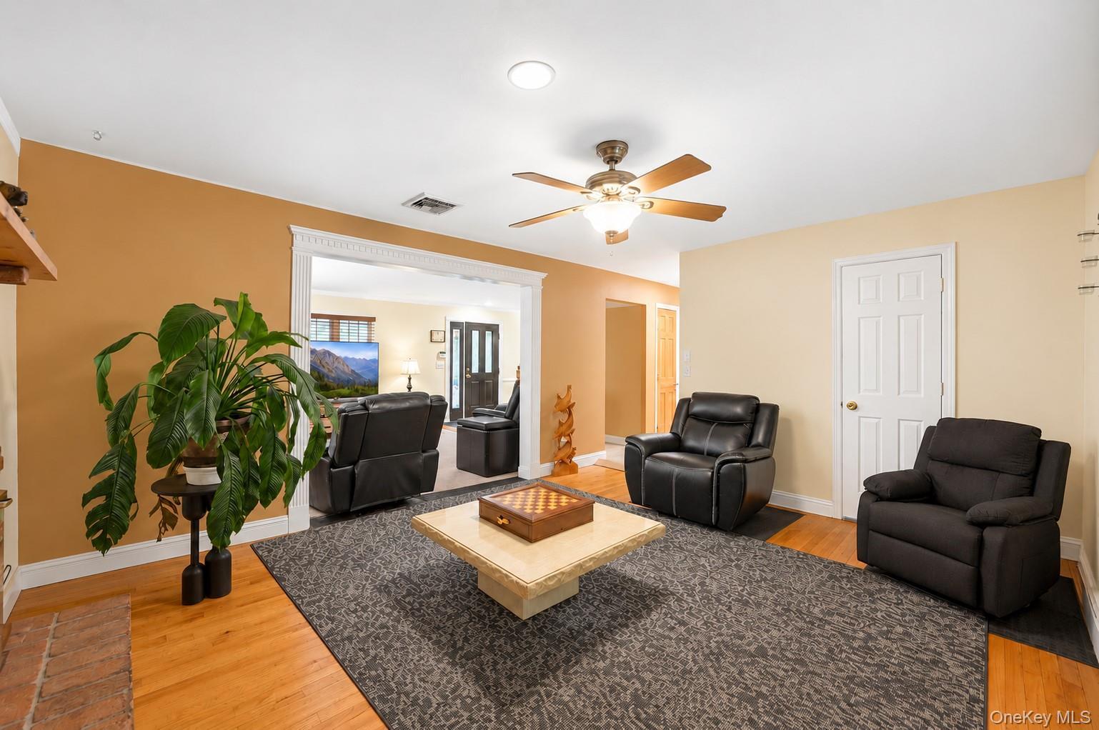Single Family Bayview Drive  Suffolk County, NY 11769, MLS-1048277-16