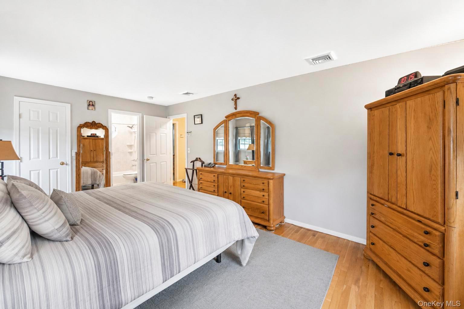 Single Family Bayview Drive  Suffolk County, NY 11769, MLS-1048277-19