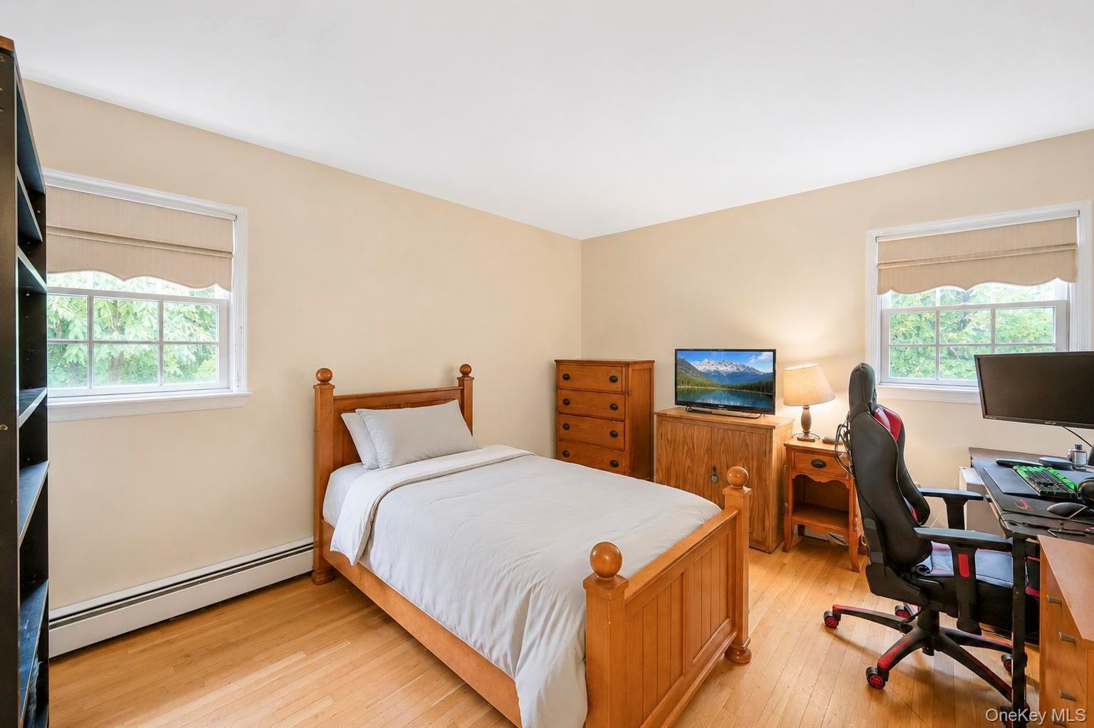 Single Family Bayview Drive  Suffolk County, NY 11769, MLS-1048277-21