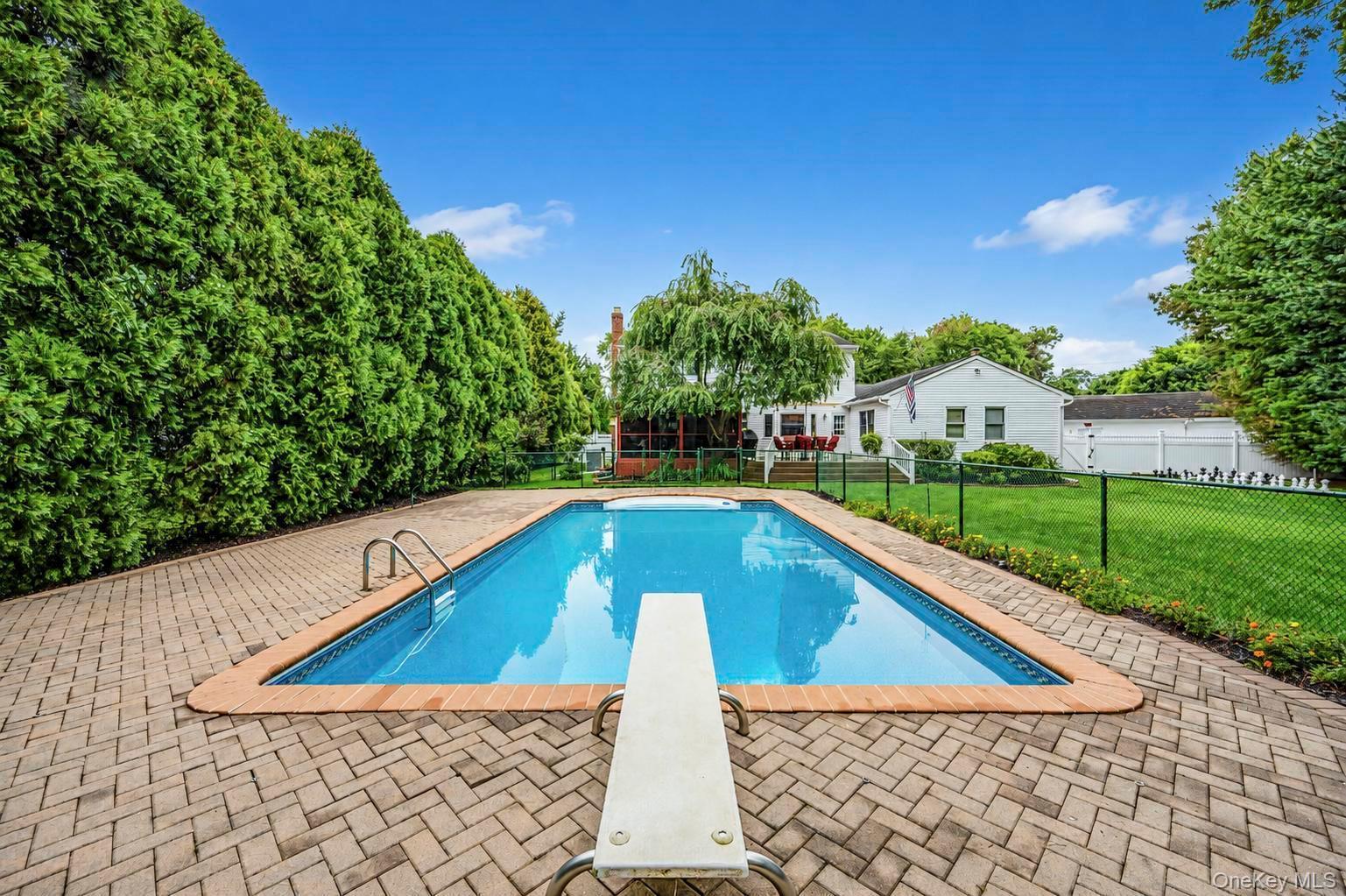 Single Family Bayview Drive  Suffolk County, NY 11769, MLS-1048277-31