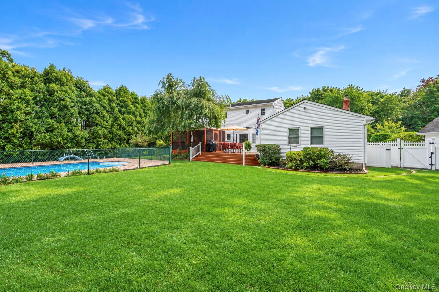 Single Family Bayview Drive  Suffolk County, NY 11769, MLS-1048277-37
