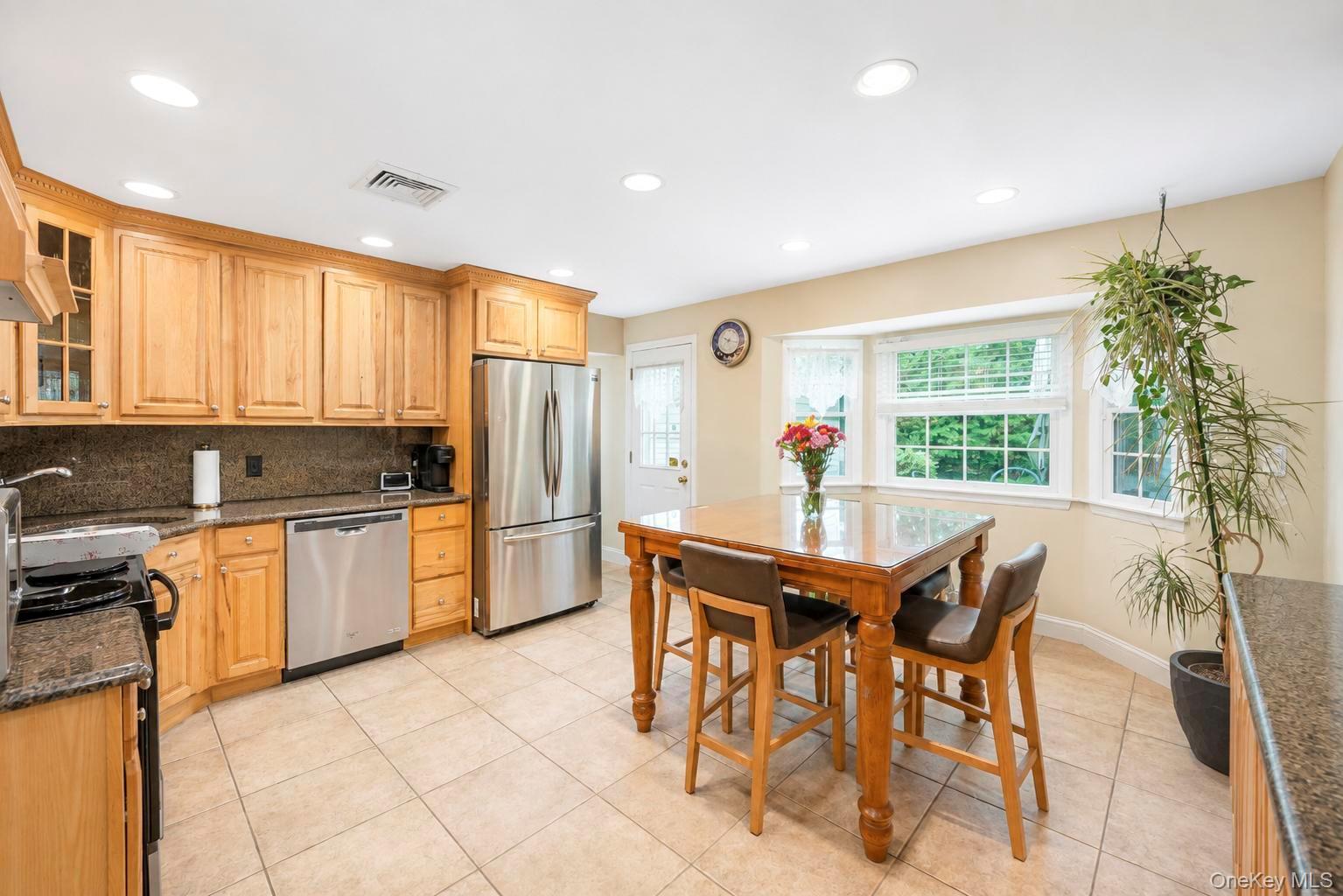 Single Family Bayview Drive  Suffolk County, NY 11769, MLS-1048277-5