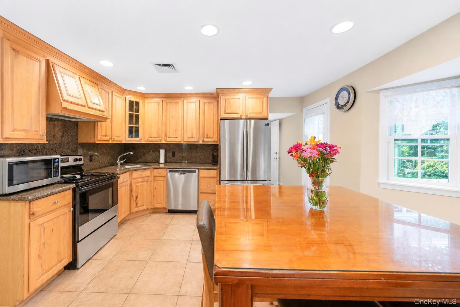 Single Family Bayview Drive  Suffolk County, NY 11769, MLS-1048277-6