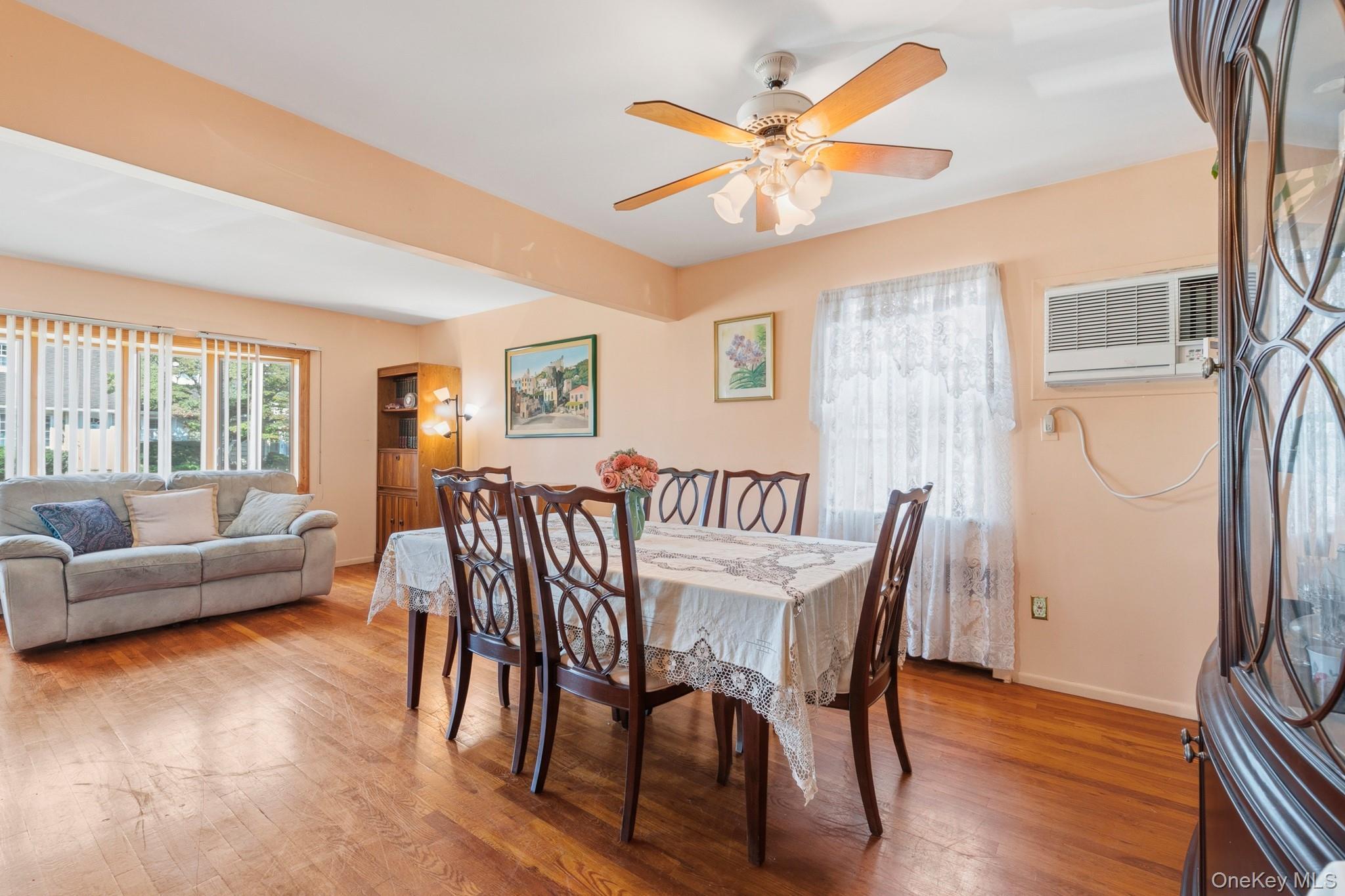 Single Family Acorn Place Nassau County, NY 11563, MLS-1048279-11