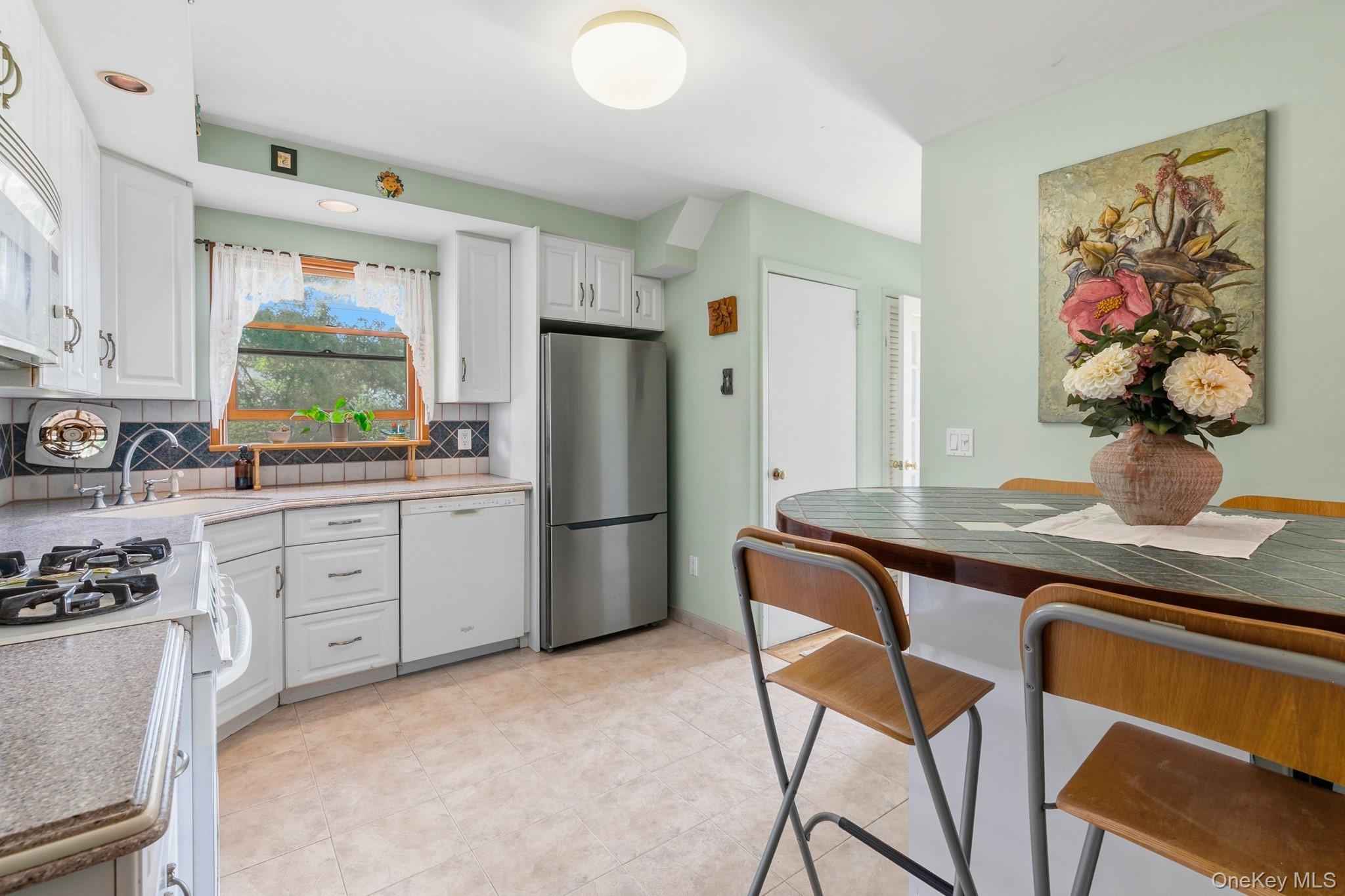Single Family Acorn Place Nassau County, NY 11563, MLS-1048279-12