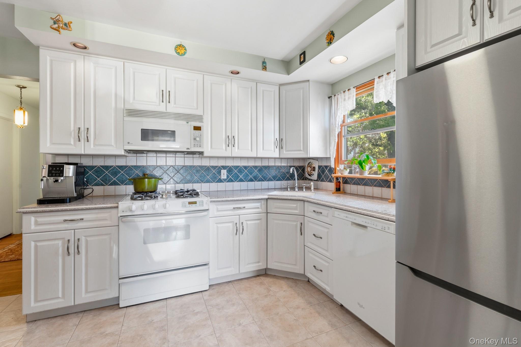 Single Family Acorn Place Nassau County, NY 11563, MLS-1048279-13