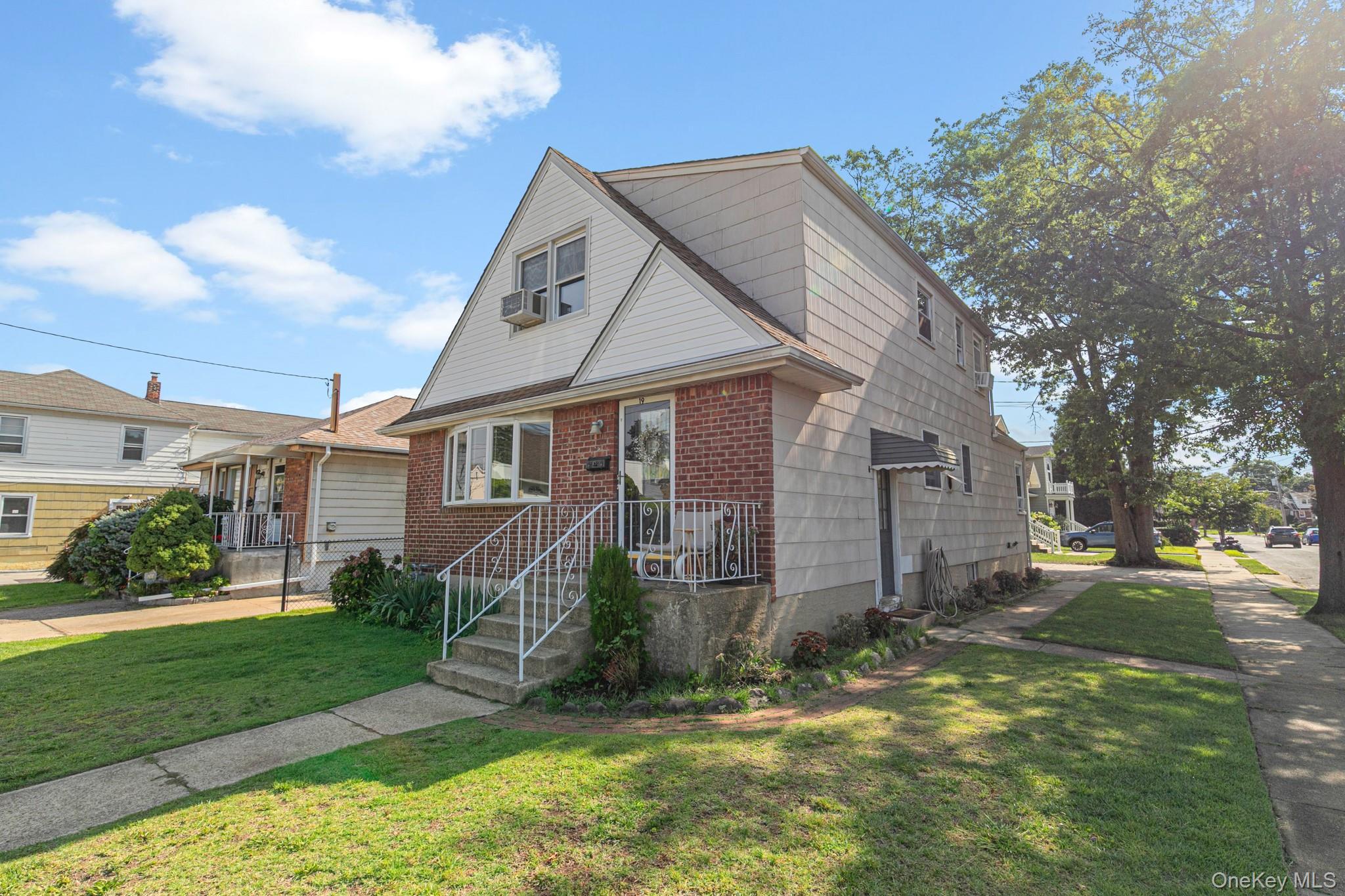 Single Family Acorn Place Nassau County, NY 11563, MLS-1048279-2