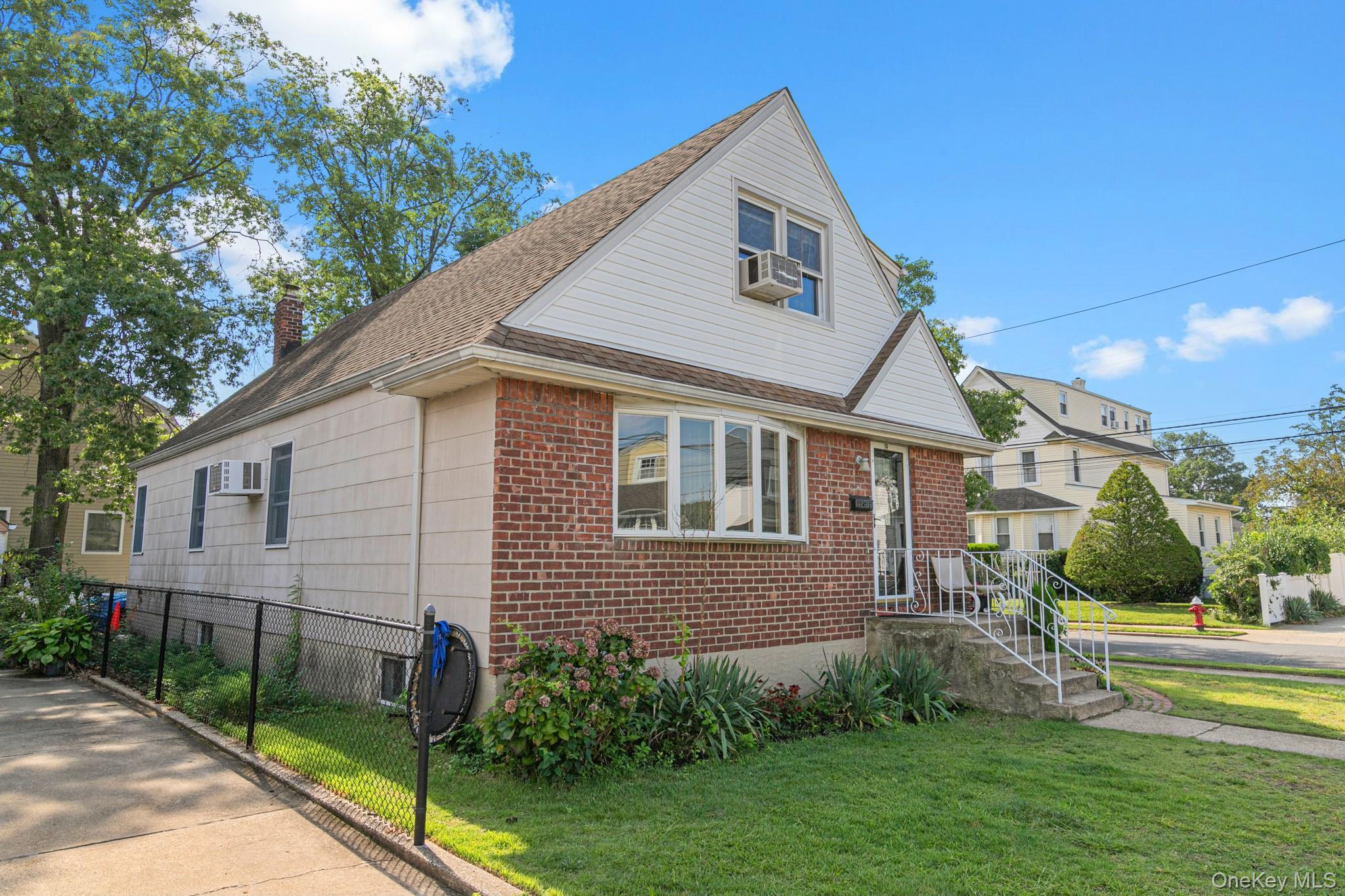 Single Family Acorn Place Nassau County, NY 11563, MLS-1048279-3