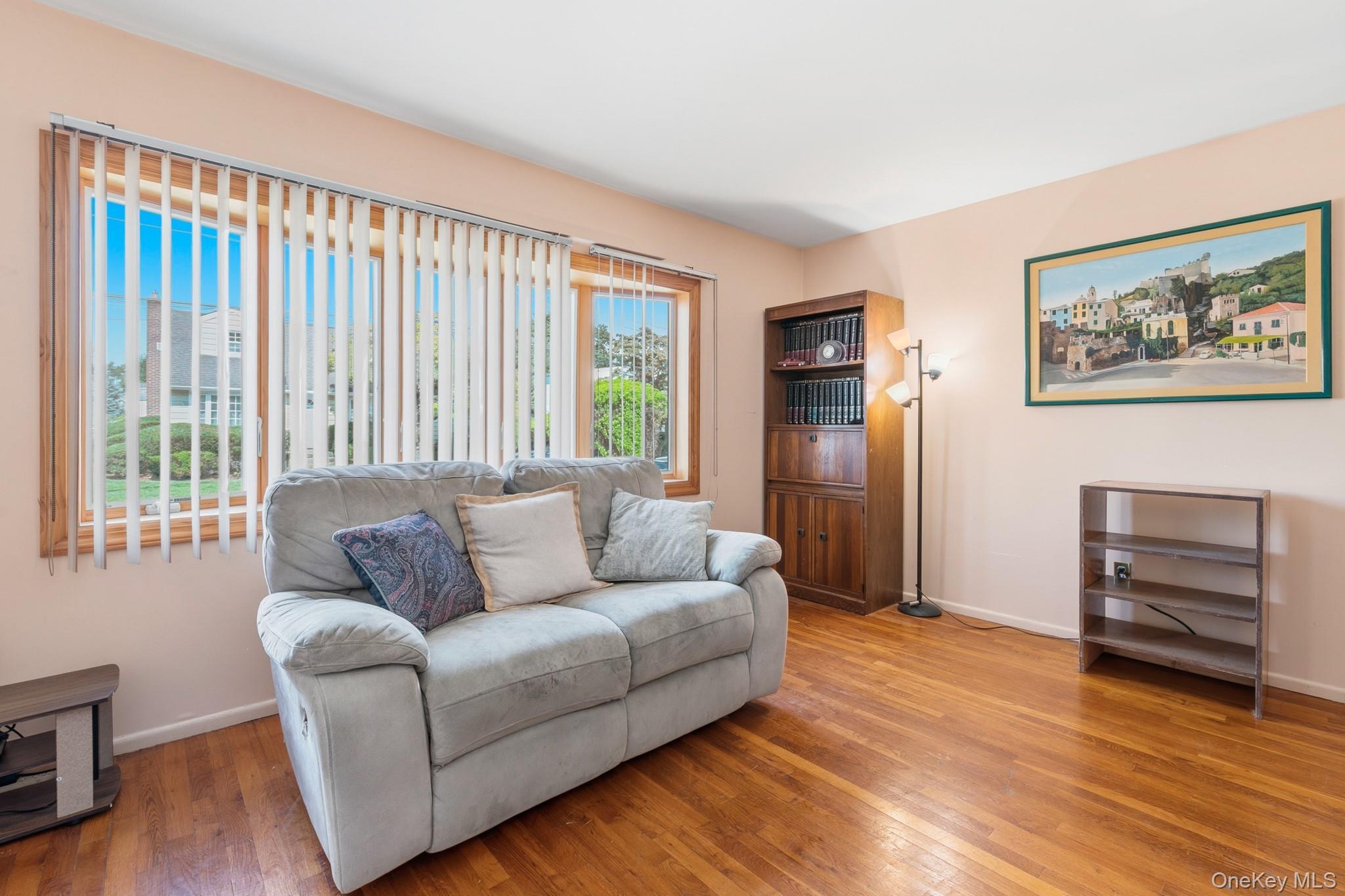 Single Family Acorn Place Nassau County, NY 11563, MLS-1048279-5