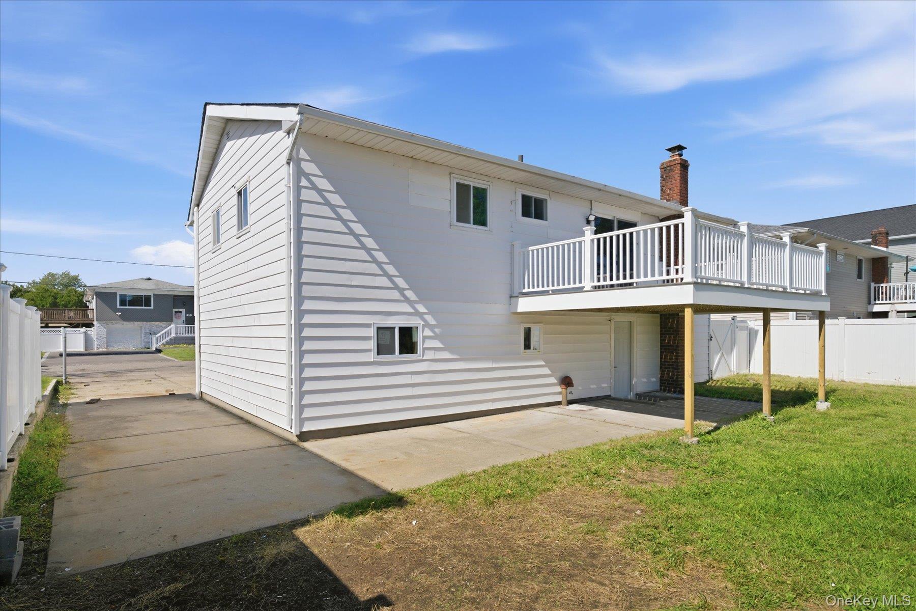 Single Family Garfield Place  Suffolk County, NY 11757, MLS-1048280-30