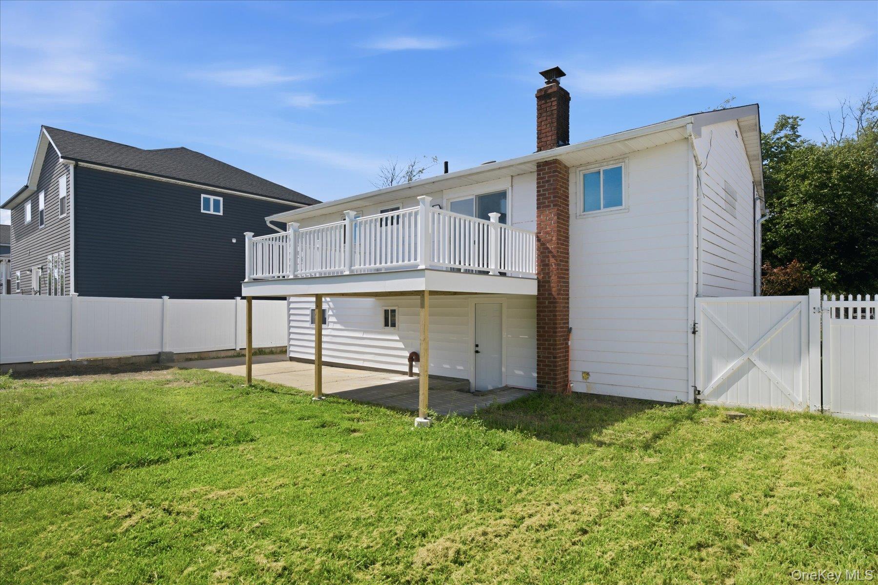 Single Family Garfield Place  Suffolk County, NY 11757, MLS-1048280-32