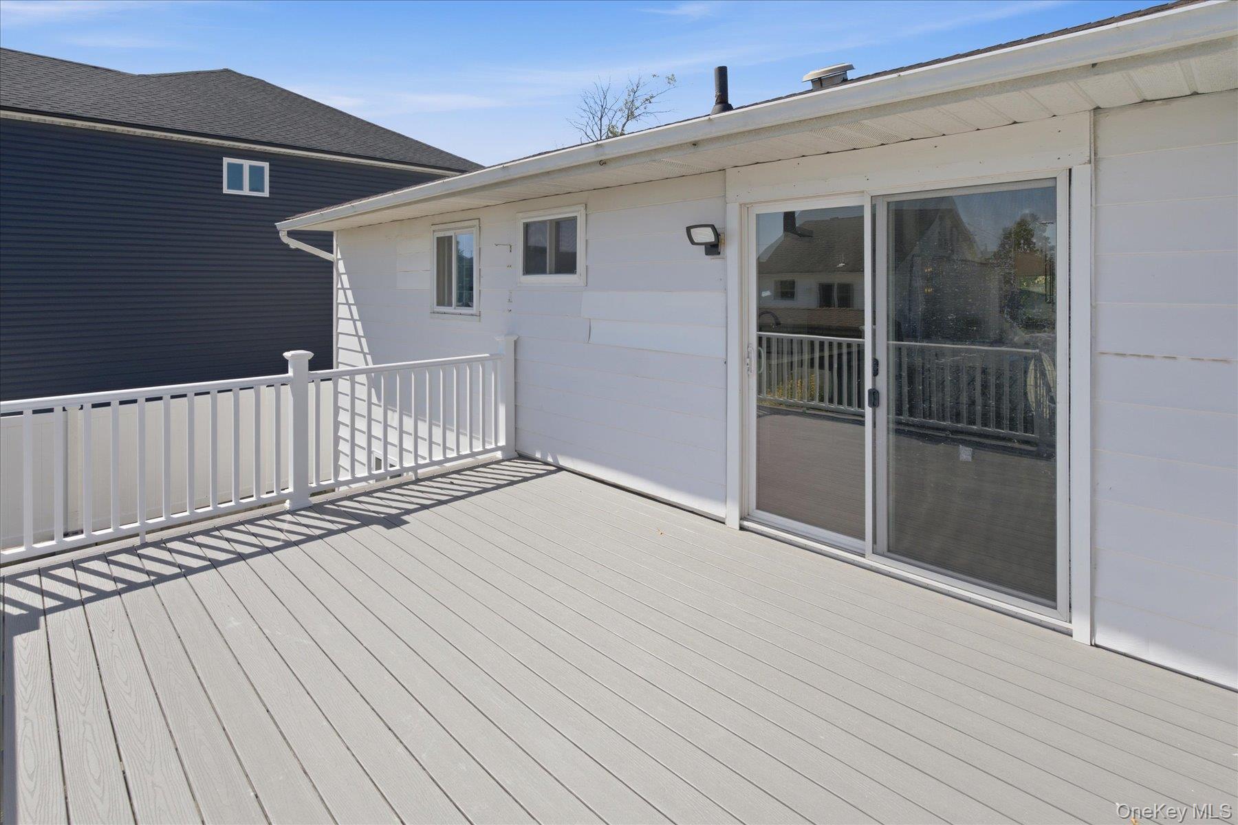 Single Family Garfield Place  Suffolk County, NY 11757, MLS-1048280-33