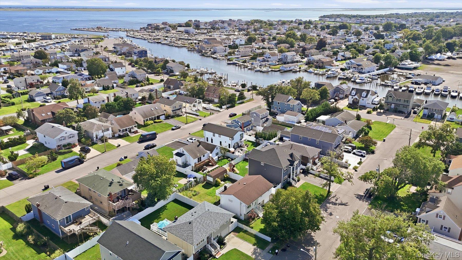 Single Family Garfield Place  Suffolk County, NY 11757, MLS-1048280-38
