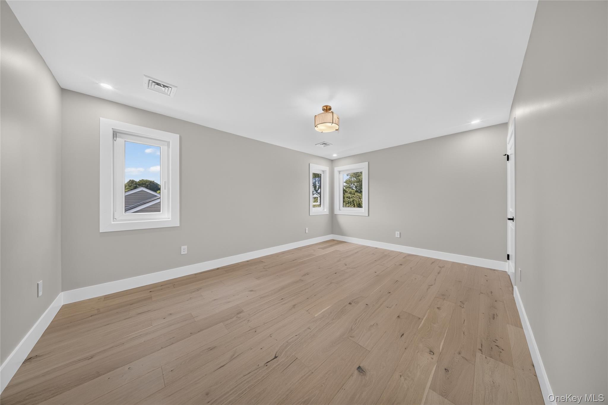 Single Family Lee Place  Nassau County, NY 11804, MLS-1048286-25