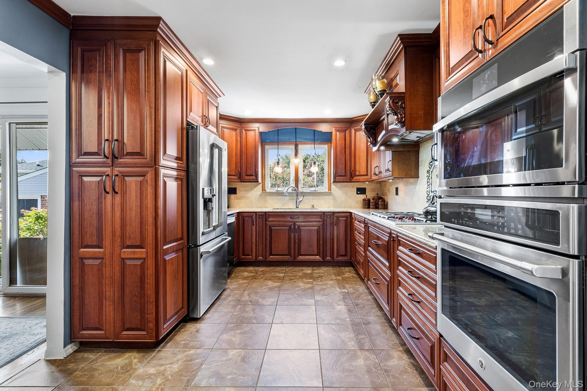 Single Family Adele Court  Nassau County, NY 11793, MLS-1048290-14