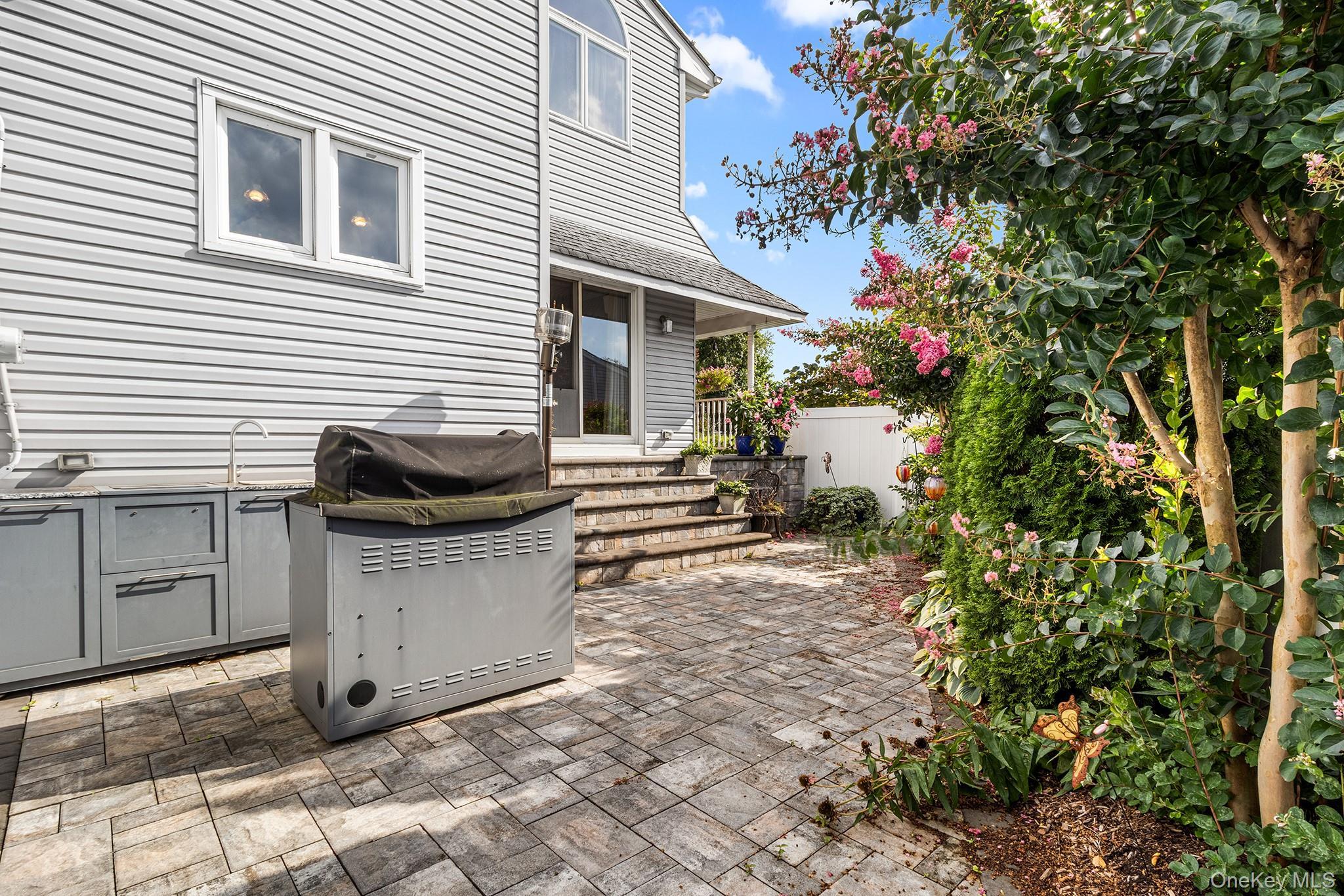 Single Family Adele Court  Nassau County, NY 11793, MLS-1048290-38