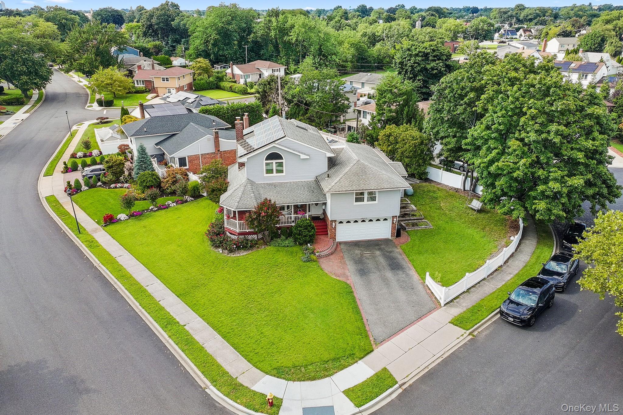 Single Family Adele Court  Nassau County, NY 11793, MLS-1048290-41