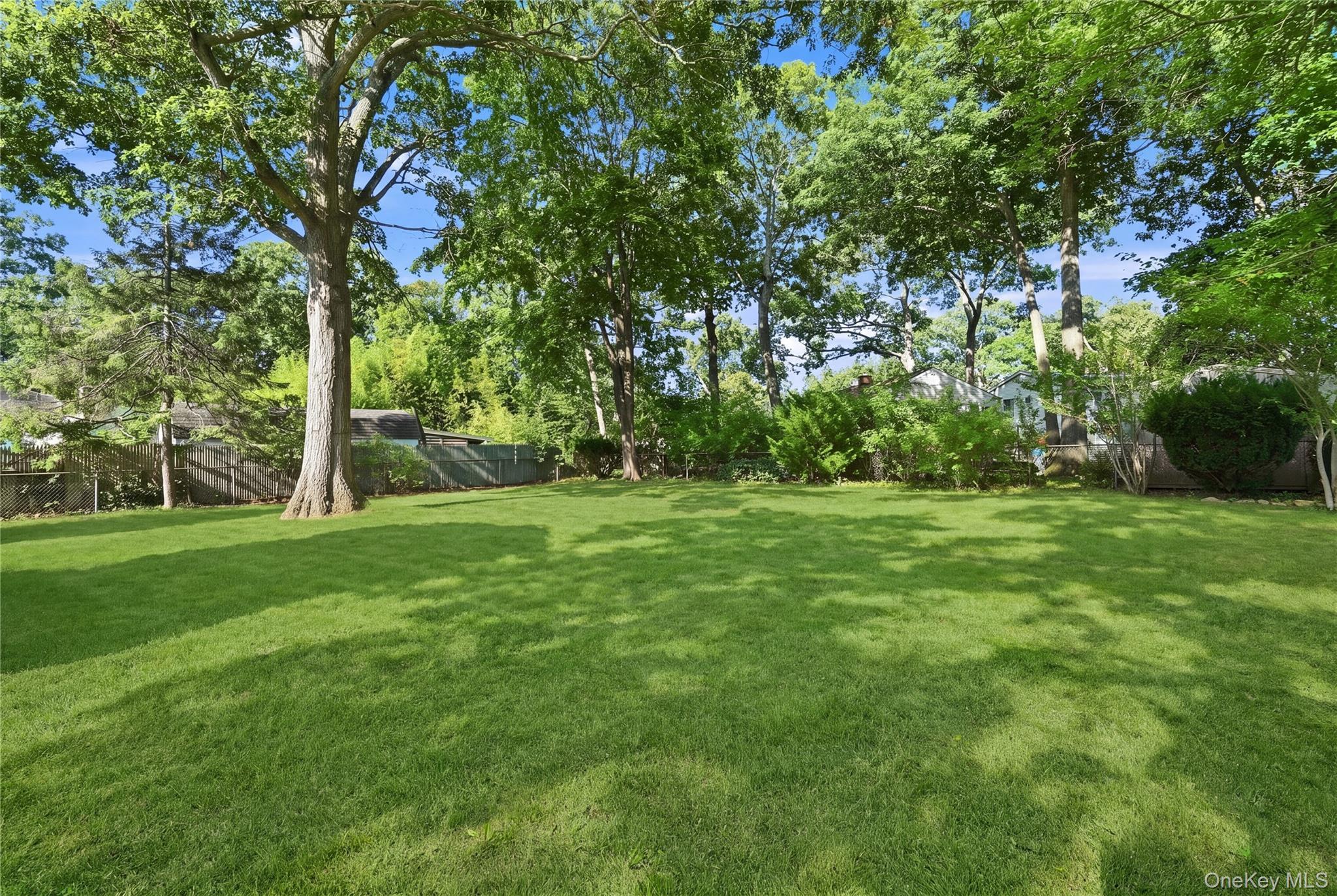 Single Family Campbell Lane  Suffolk County, NY 11730, MLS-1048295-23