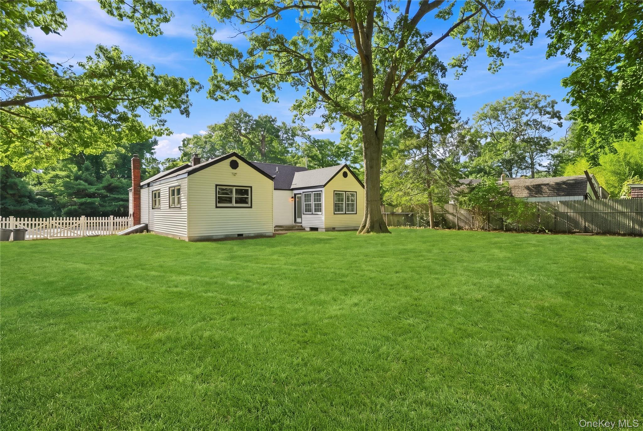Single Family Campbell Lane  Suffolk County, NY 11730, MLS-1048295-24