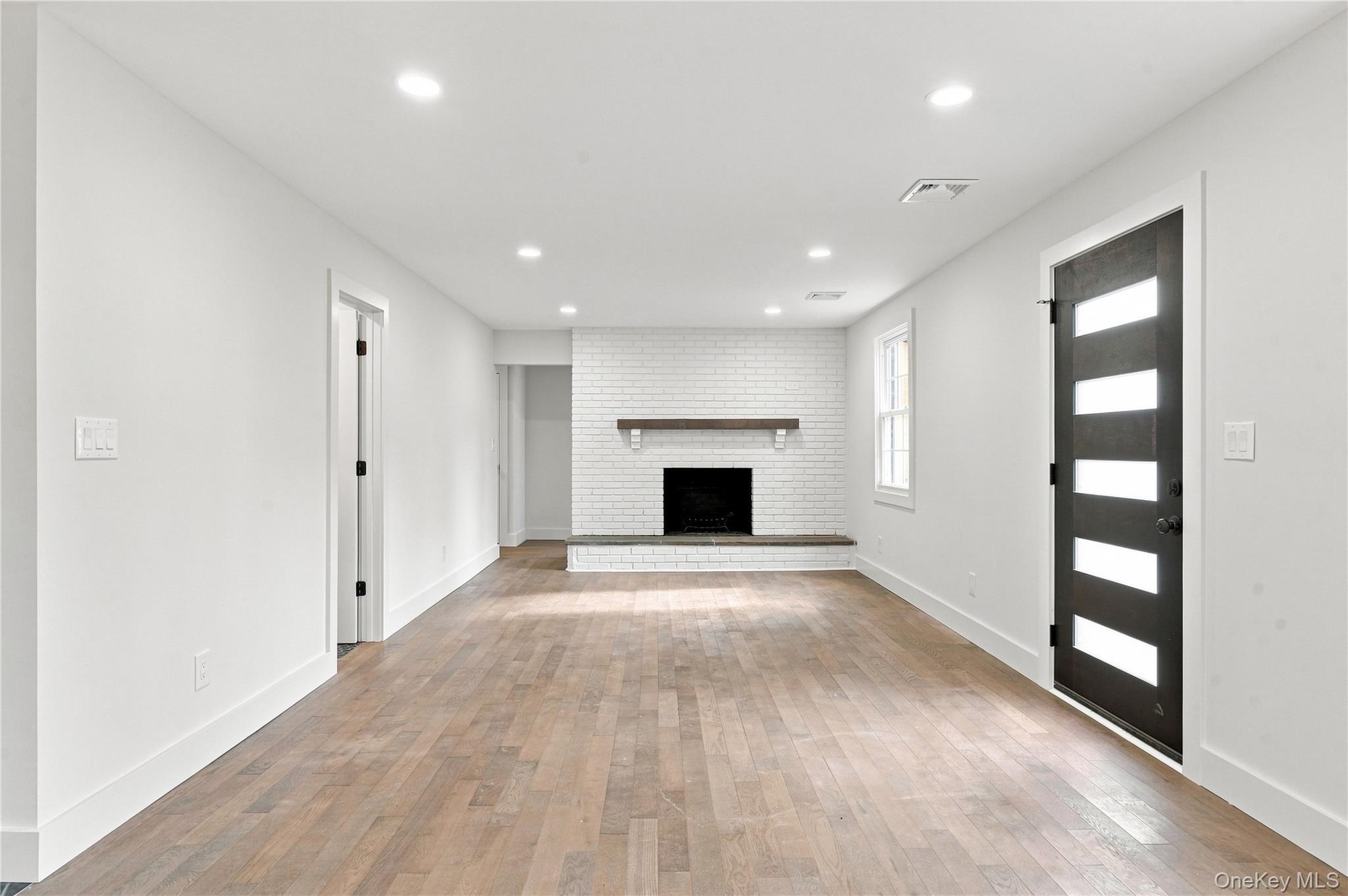 Single Family Campbell Lane  Suffolk County, NY 11730, MLS-1048295-7