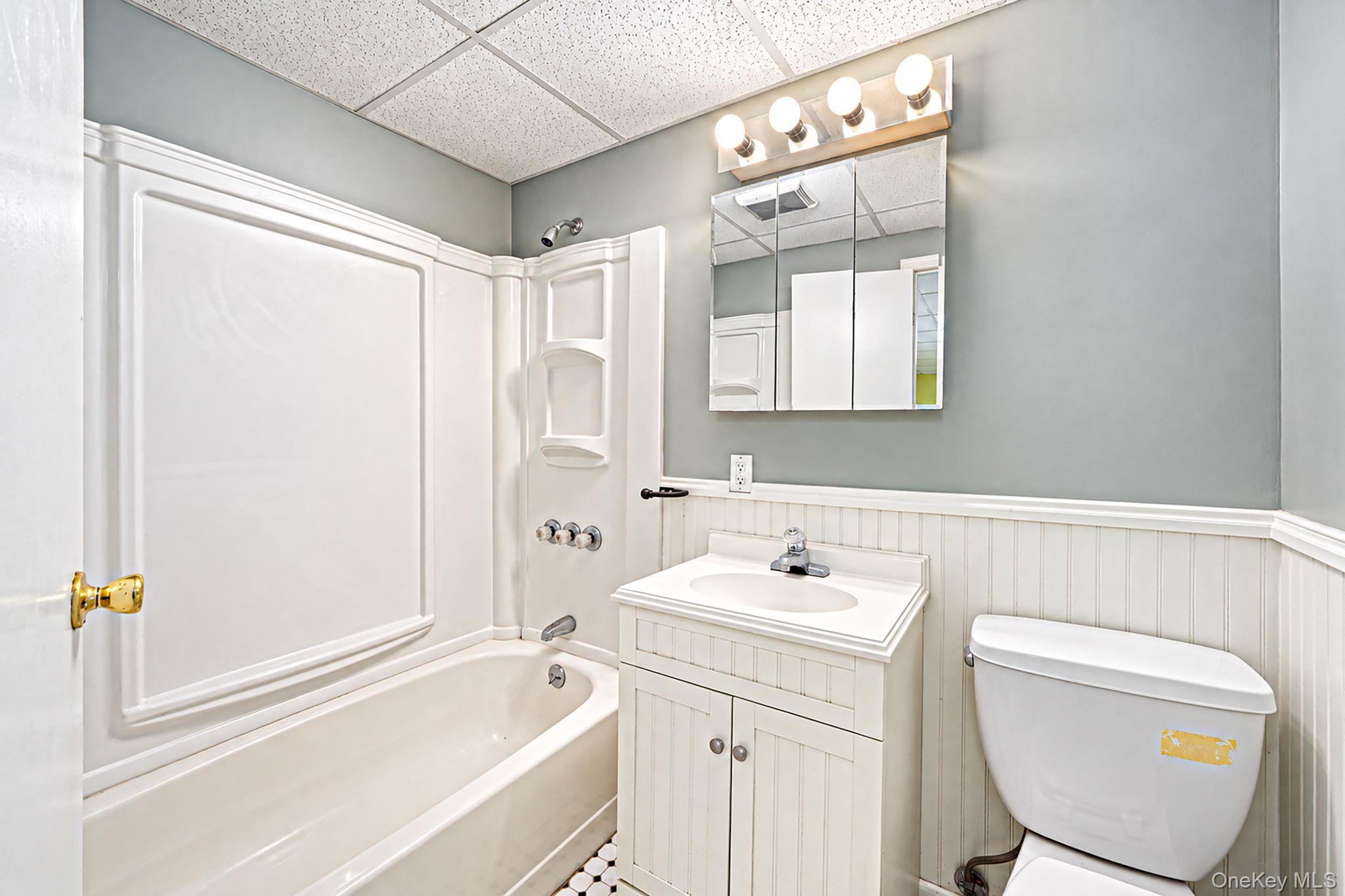 Single Family Hastings Drive  Suffolk County, NY 11961, MLS-1048307-28