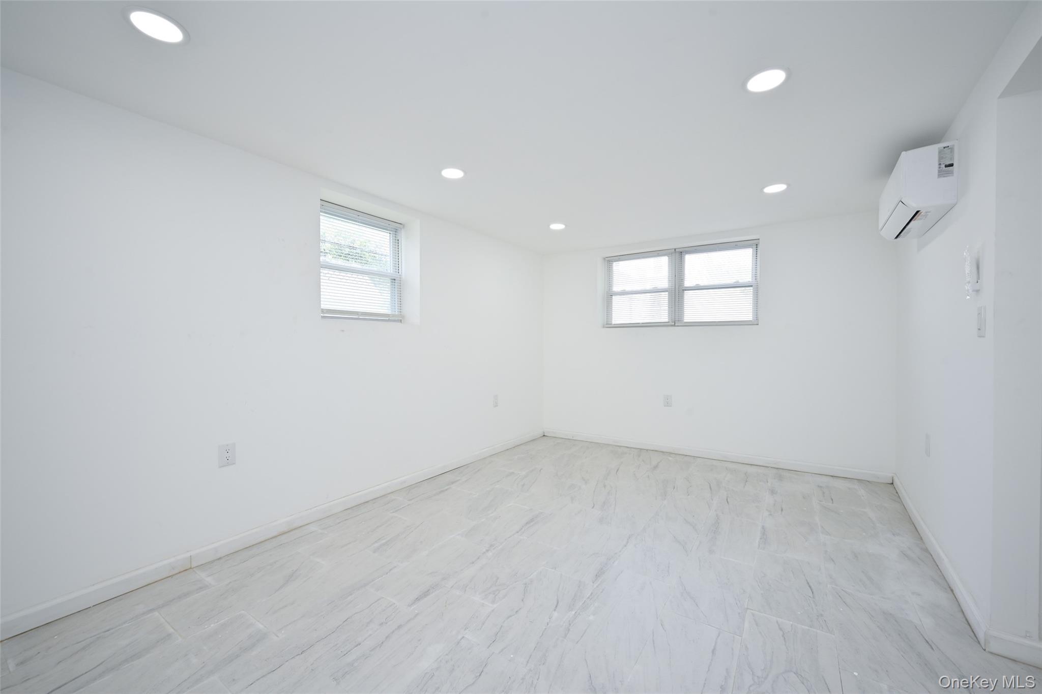 Single Family 199th Street  Queens, NY 11412, MLS-1048313-19